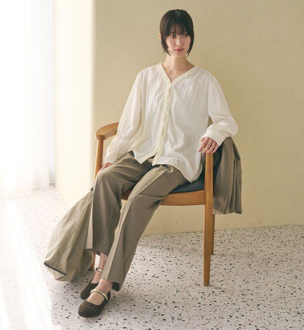 BEAUTY&YOUTH UNITED ARROWS「【WEB限定 Wardrobe DAILY MINIMAL】ラッフル Vネックブラウス ウォッシャブル」|シャツ・ブラウス|