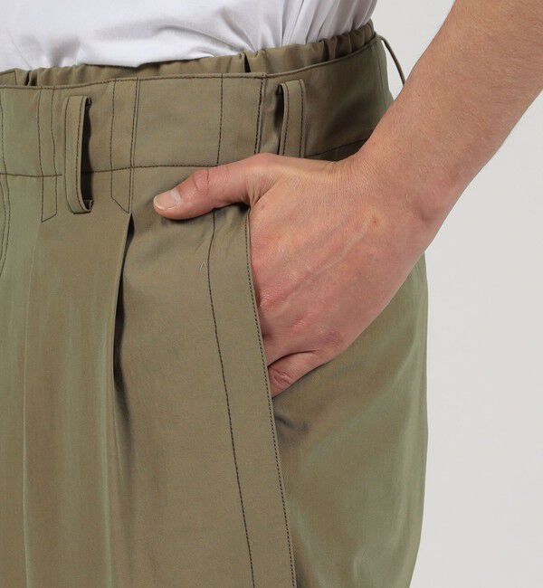 TOMORROWLAND MENS「コットンポリアミドシャンブレー 2プリーツ イージーパンツ」|チノ|