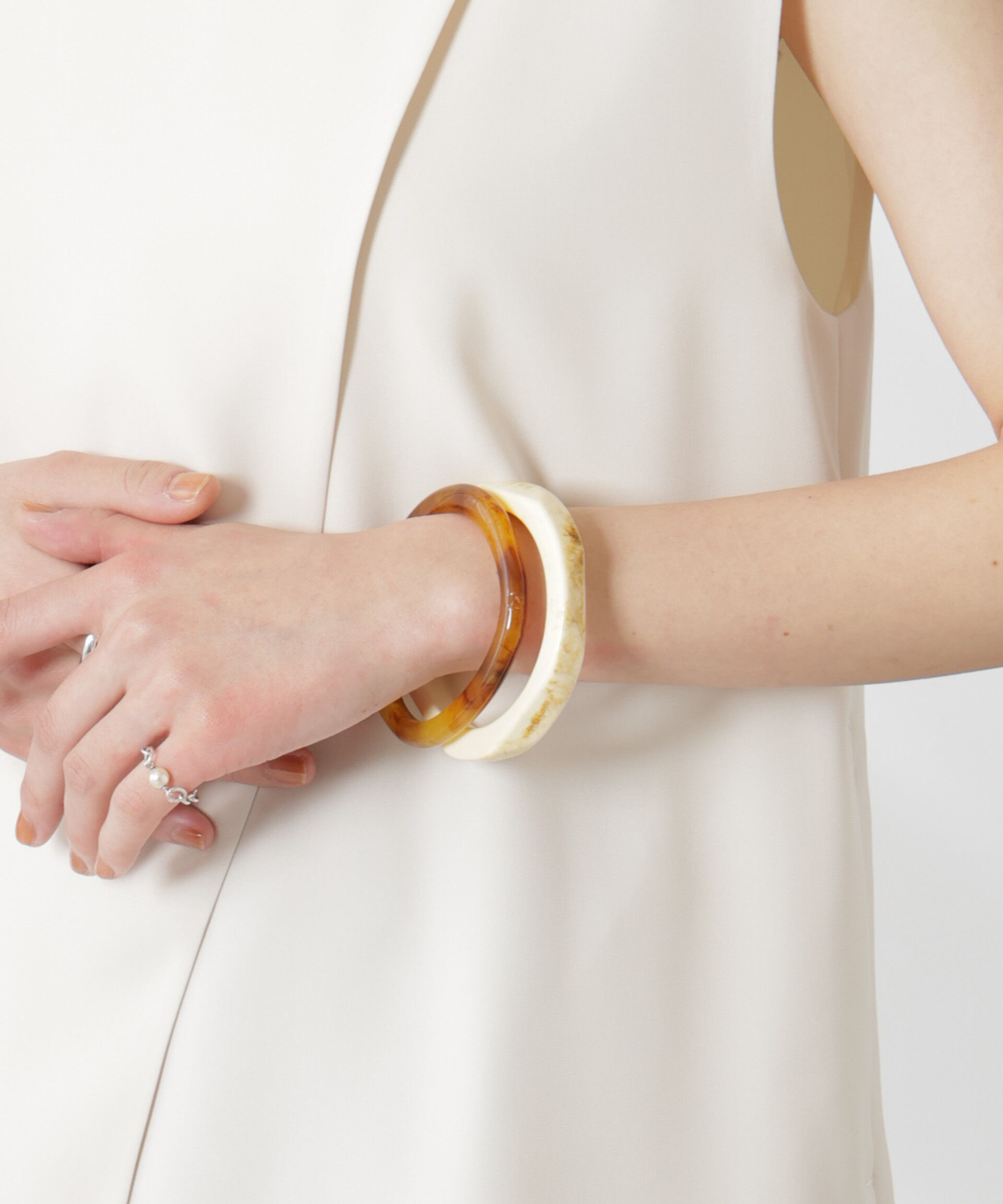 nano･universe「バイカラーコンビバングルセット」|ブレスレット・バングル|パターン1