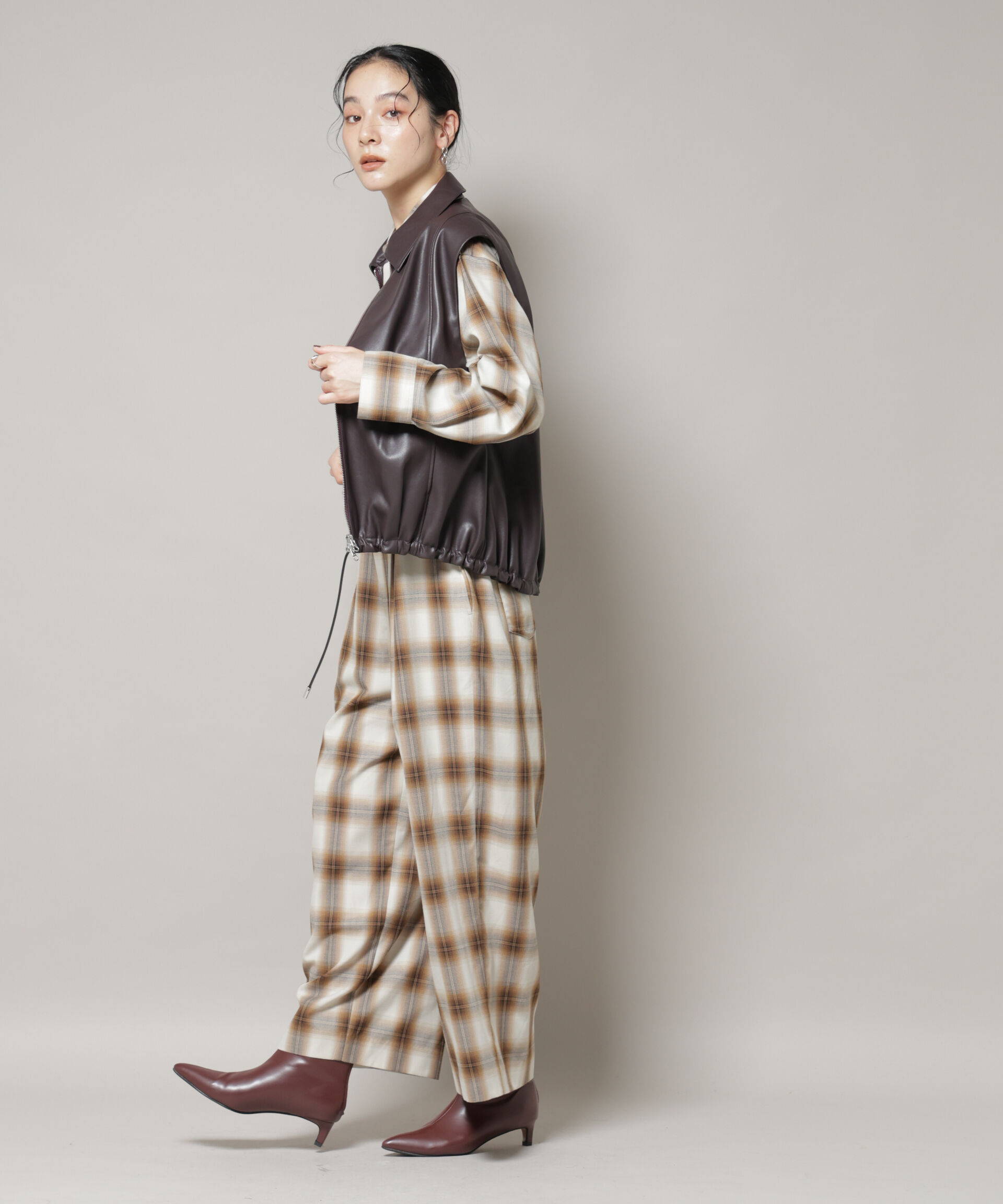  「フェイクレザードロストヘムベスト」|ベスト・ジレ|