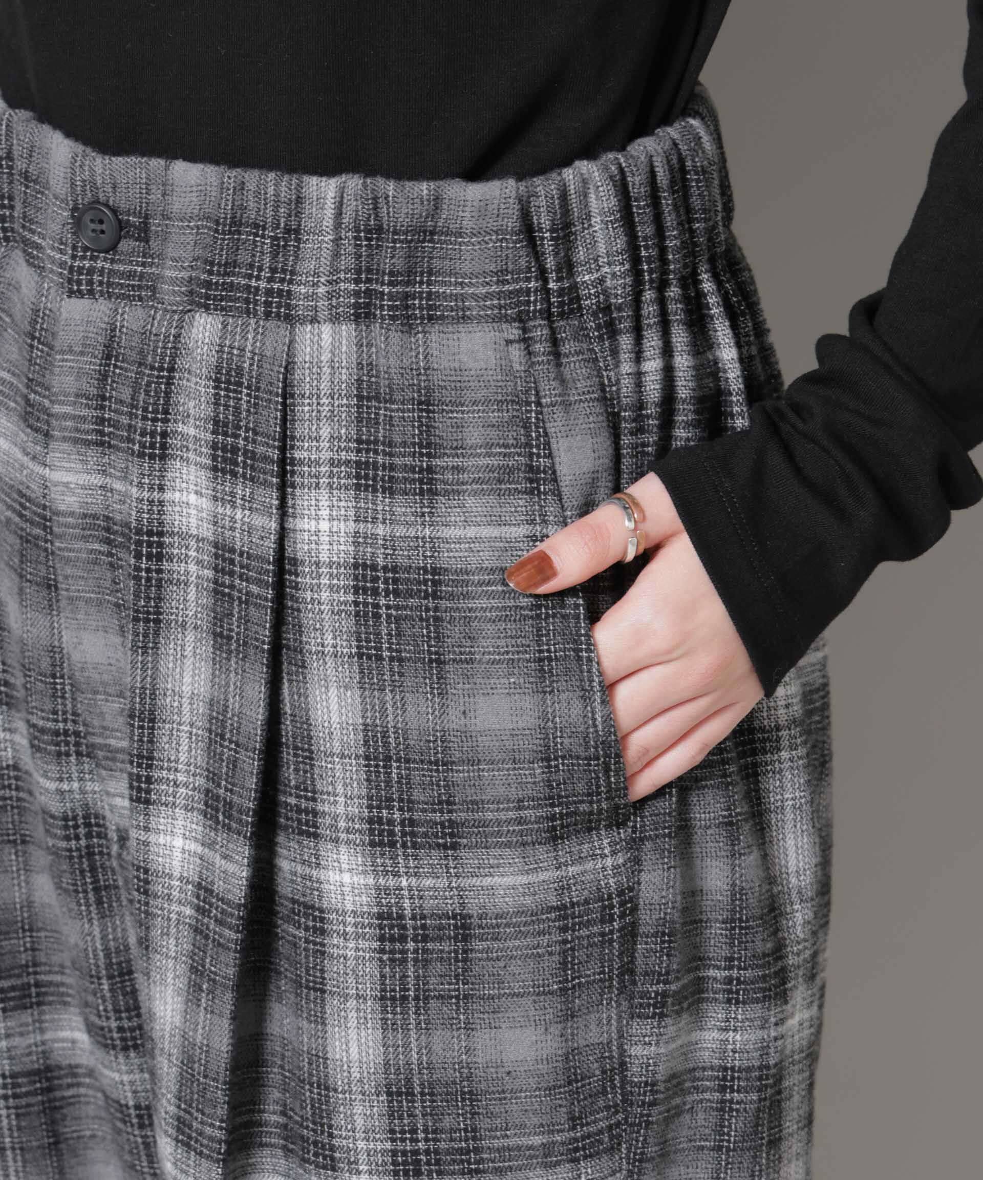 nano･universe「オンブレーチェックタックパンツ(セットアップ可)」|チノ|