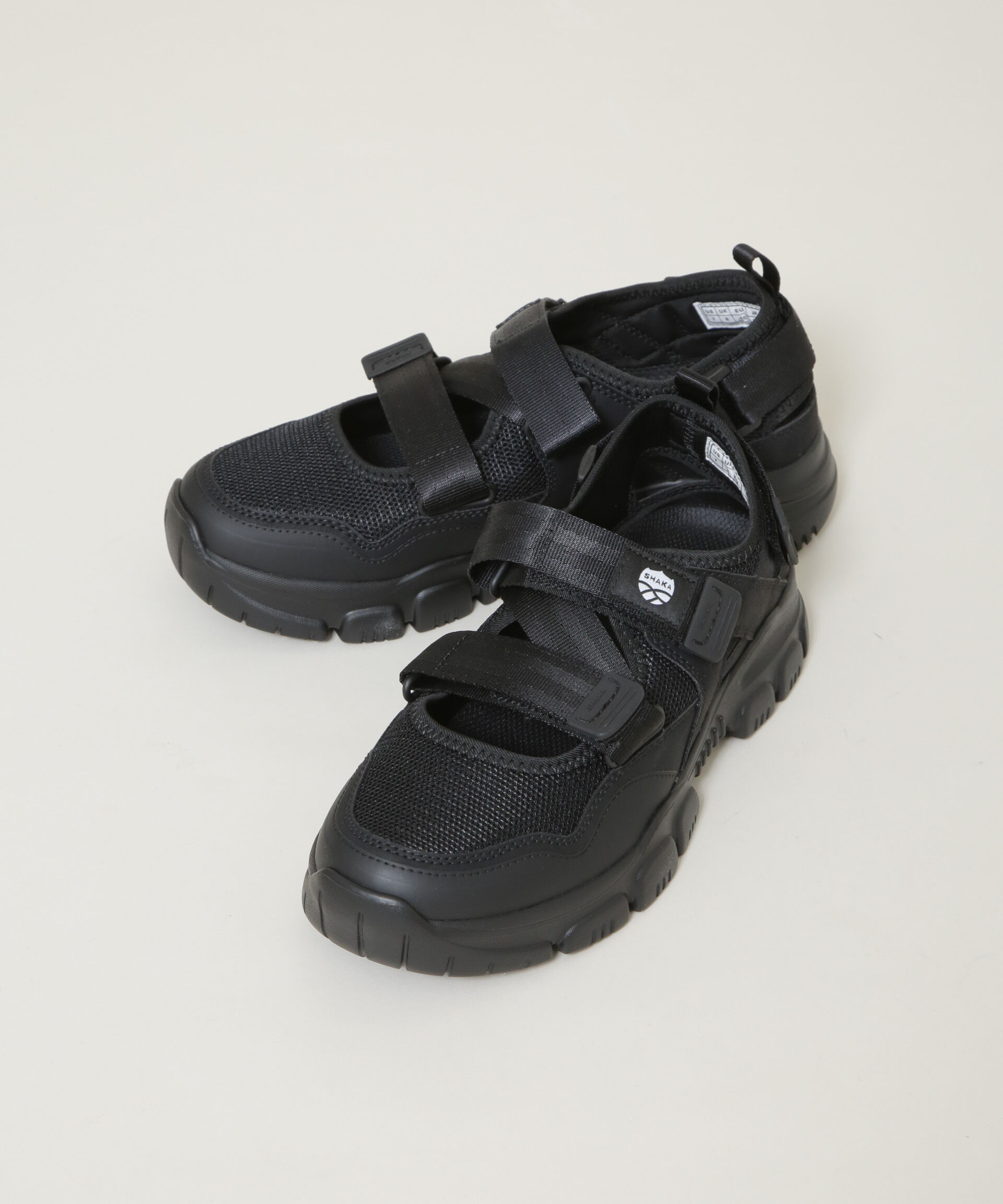 nano･universe「SHAKA/OTTER TRAIL AT」|スニーカー|ブラック