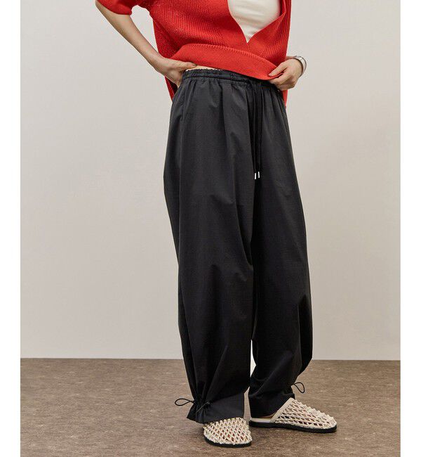 ADAM ET ROPE'「【WEB限定】撥水ウエストタックイージーパンツ」|チノ|ブラック(01)