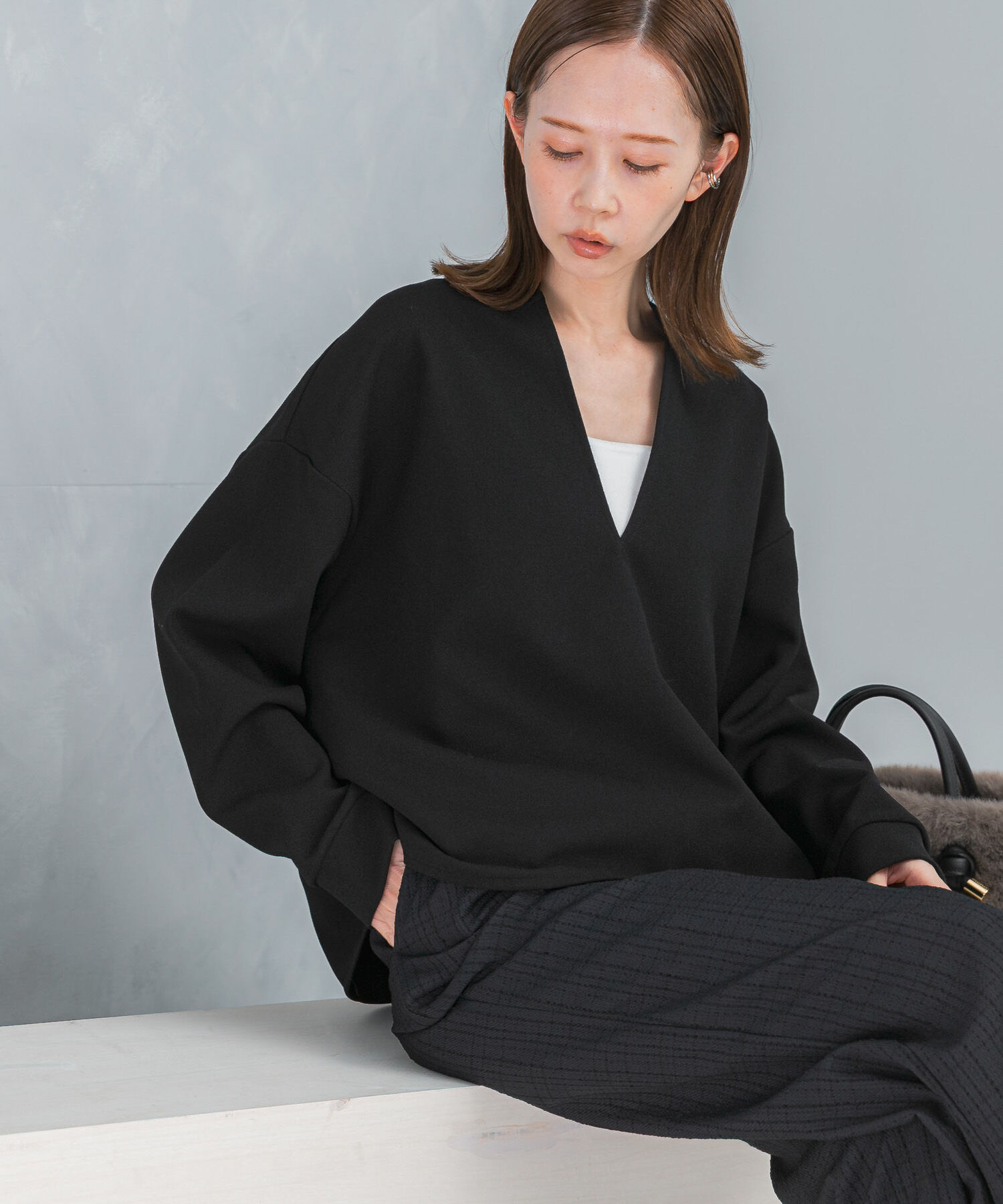 URBAN RESEARCH ROSSO「Vネックジョーゼットプルオーバー」|Tシャツ・カットソー|ブラック