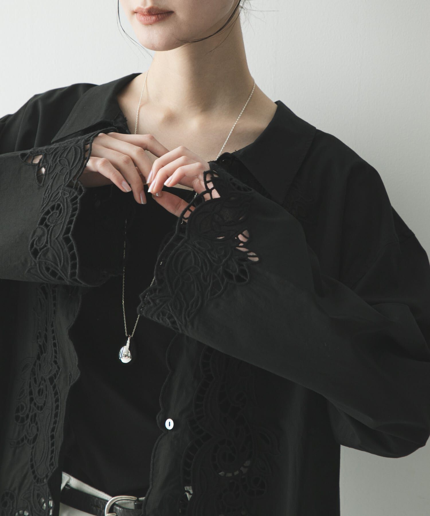 URBAN RESEARCH「カットワーク刺繍シャツ」|シャツ・ブラウス|