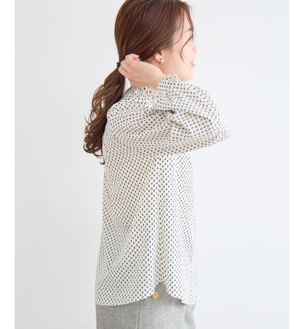  「【日本製】シャーリングネック幾何柄ブラウス」|シャツ・ブラウス|