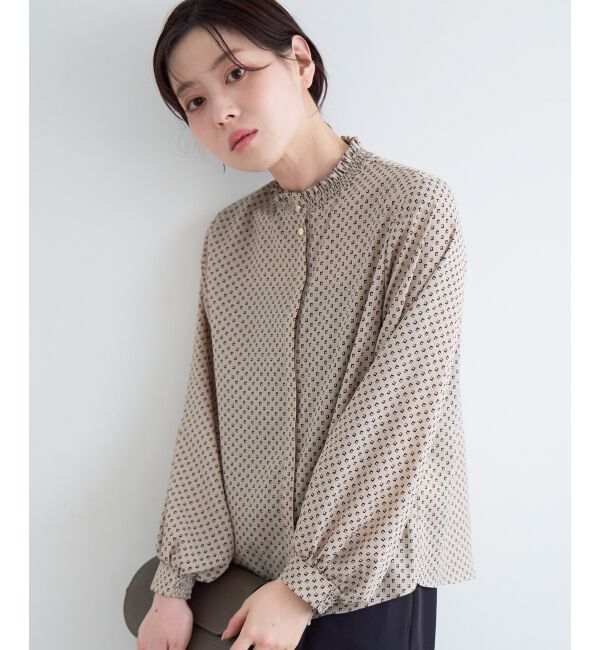  「【日本製】シャーリングネック幾何柄ブラウス」|シャツ・ブラウス|