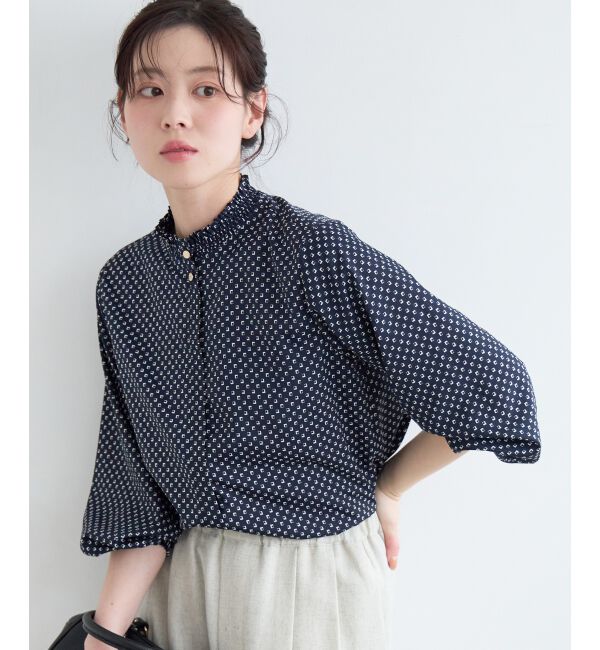  「【日本製】シャーリングネック幾何柄ブラウス」|シャツ・ブラウス|