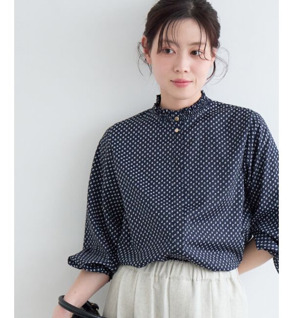  「【日本製】シャーリングネック幾何柄ブラウス」|シャツ・ブラウス|
