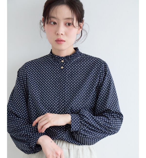  「【日本製】シャーリングネック幾何柄ブラウス」|シャツ・ブラウス|