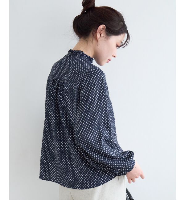  「【日本製】シャーリングネック幾何柄ブラウス」|シャツ・ブラウス|