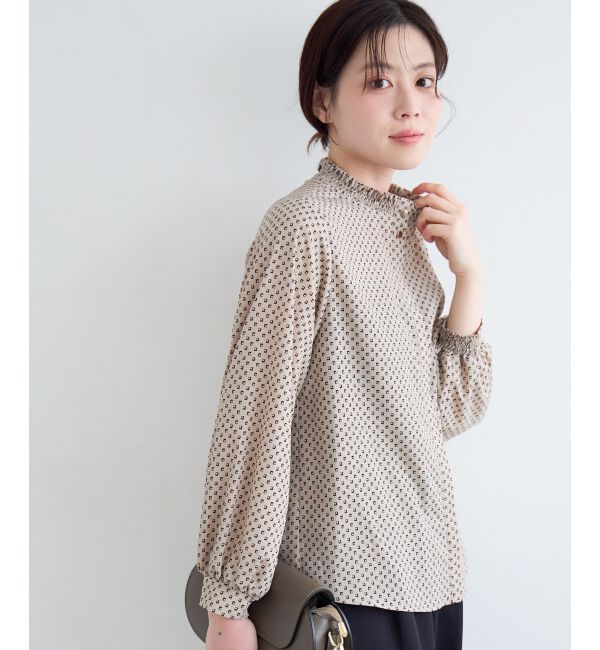  「【日本製】シャーリングネック幾何柄ブラウス」|シャツ・ブラウス|