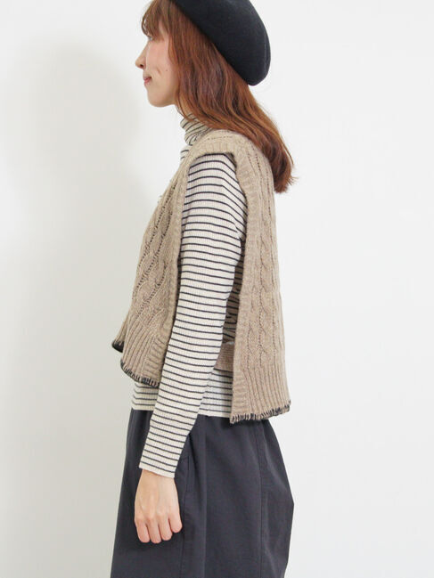 Samansa Mos2「◎ブランケットステッチケーブル編みショートベスト」|ダウンベスト・ベスト|