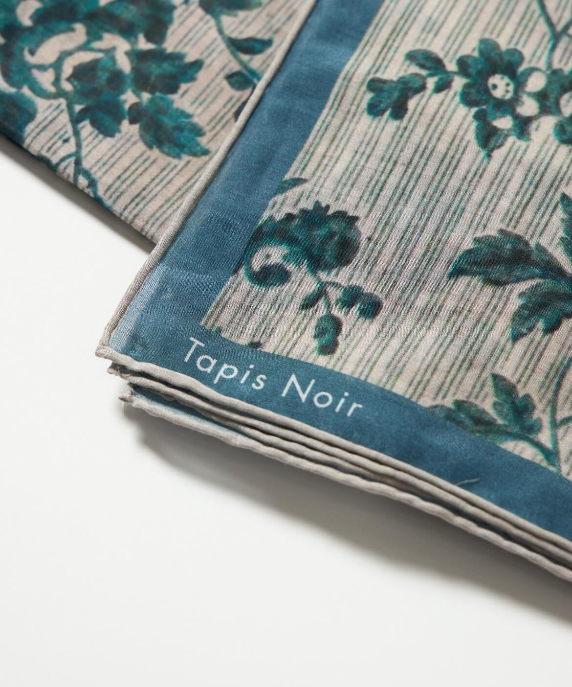 INED「《FAVORITE》Large Light Blue Stripe スカーフ《Tapis Noir》」|バンダナ・スカーフ|