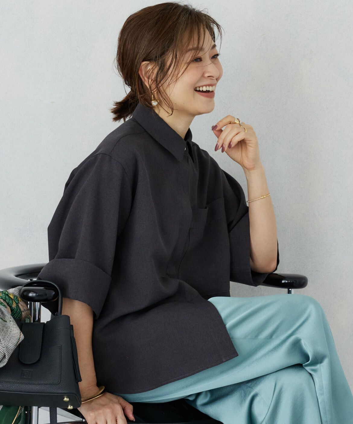 INED「《三尋木奈保コラボ》辛口モードなワイドスリーブシャツ」|シャツ・ブラウス|チャコールグ 3