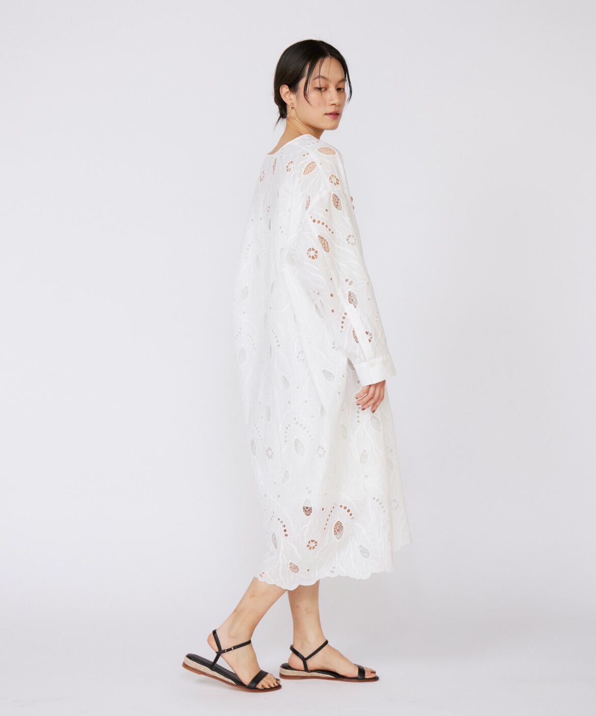 INED「《大きいｻｲｽﾞ》ﾚｰｽｶﾌﾀﾝﾜﾝﾋﾟｰｽ《la veille by SUPERIOR CLOSET》」|ワンピース|