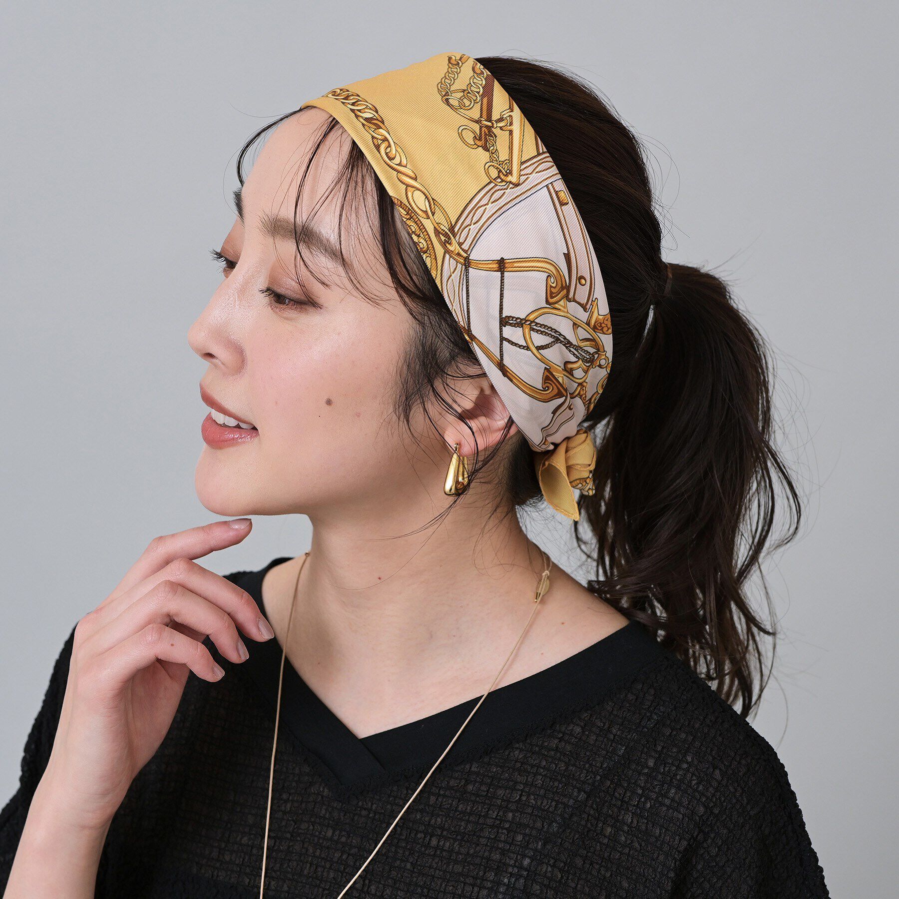 UNTITLED「【手洗い／58cm正方形】ベルトプリントスカーフ」|ストール|