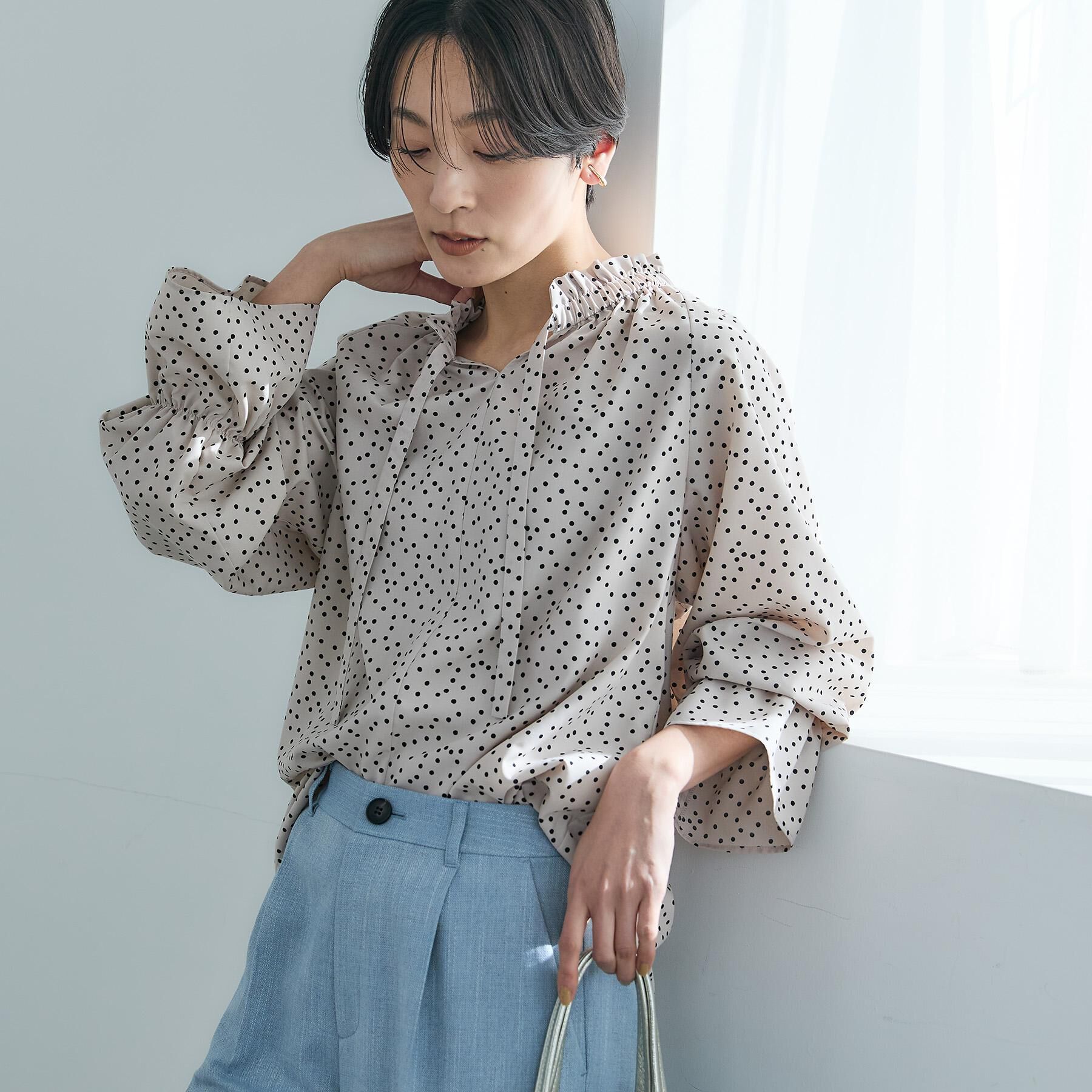 UNTITLED「【洗える/セットアップ可】ランダムドットブラウス」|シャツ・ブラウス|