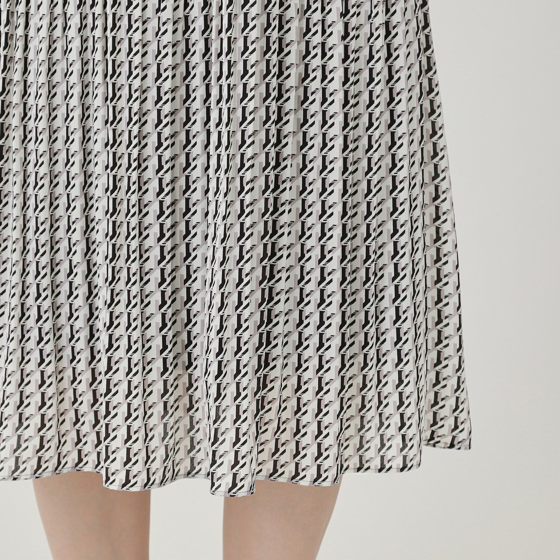 COUP DE CHANCE「【ボウ取外し可】幾何柄プリーツワンピース」|ワンピース|