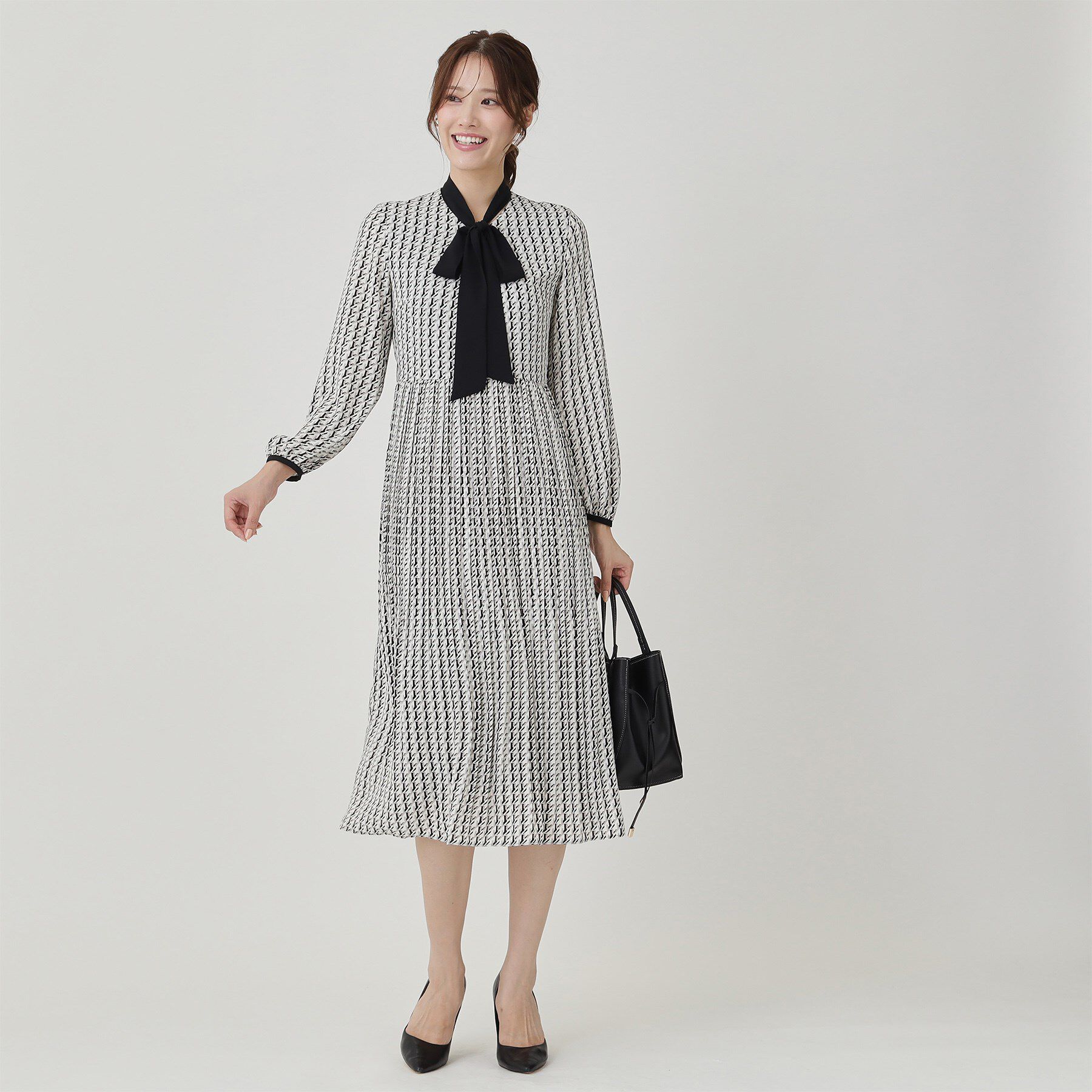COUP DE CHANCE「【ボウ取外し可】幾何柄プリーツワンピース」|ワンピース|