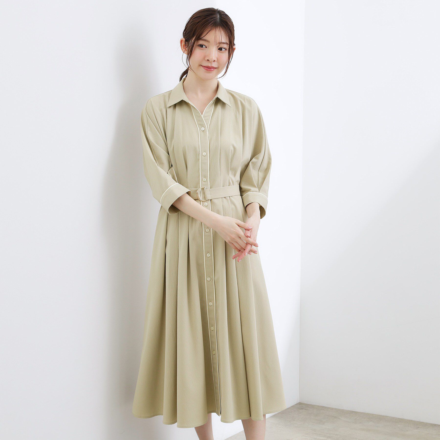 grove「【貴島明日香さん着用・美シルエット】ウエストタック配色ワンピース」|ワンピース|