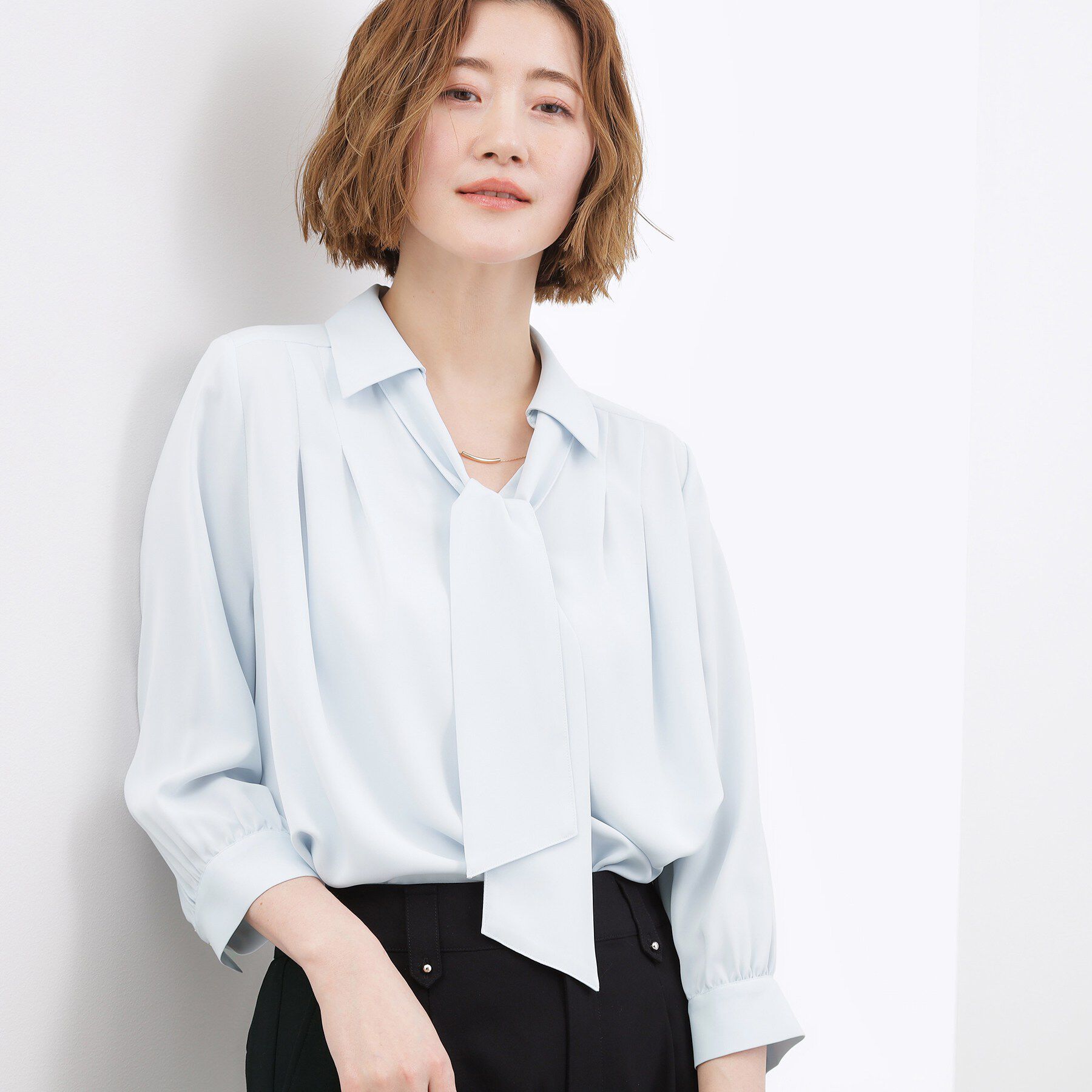 grove「【貴島明日香さん着用・洗える】チャーム付きマルチWAYボウタイブラウス」|シャツ・ブラウス|