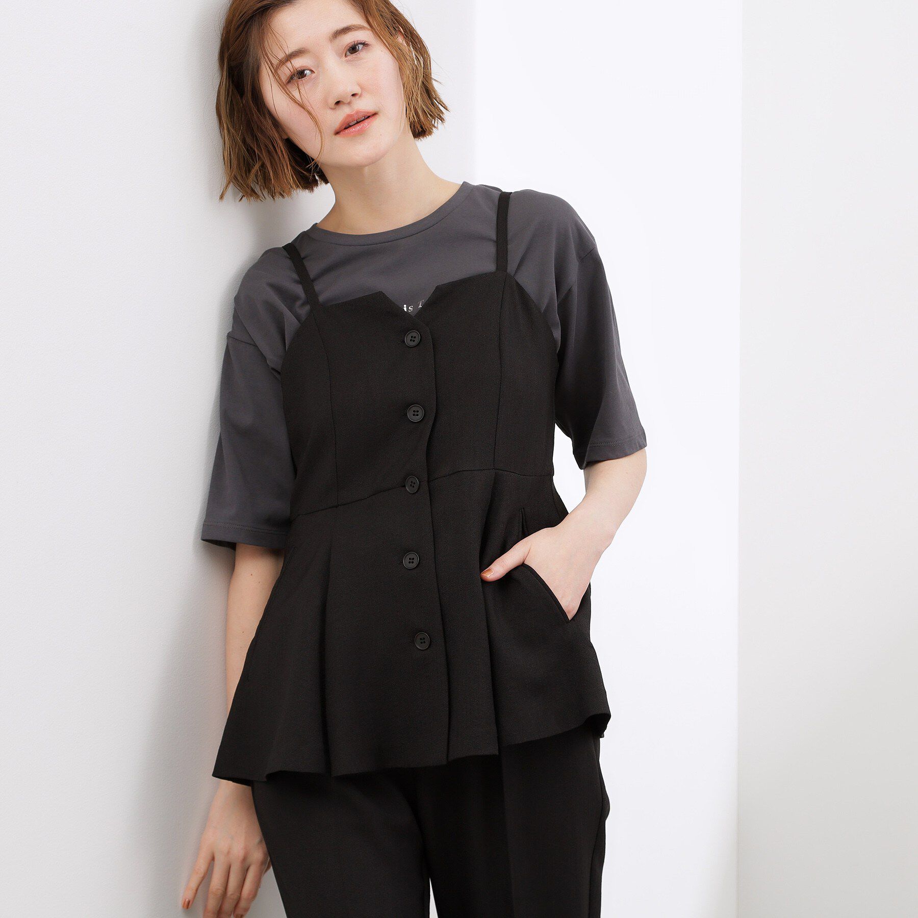 grove「【貴島明日香さん着用・カセット服】リネンライク ペプラムビスチェ」|シャツ・ブラウス|ブラック(019)