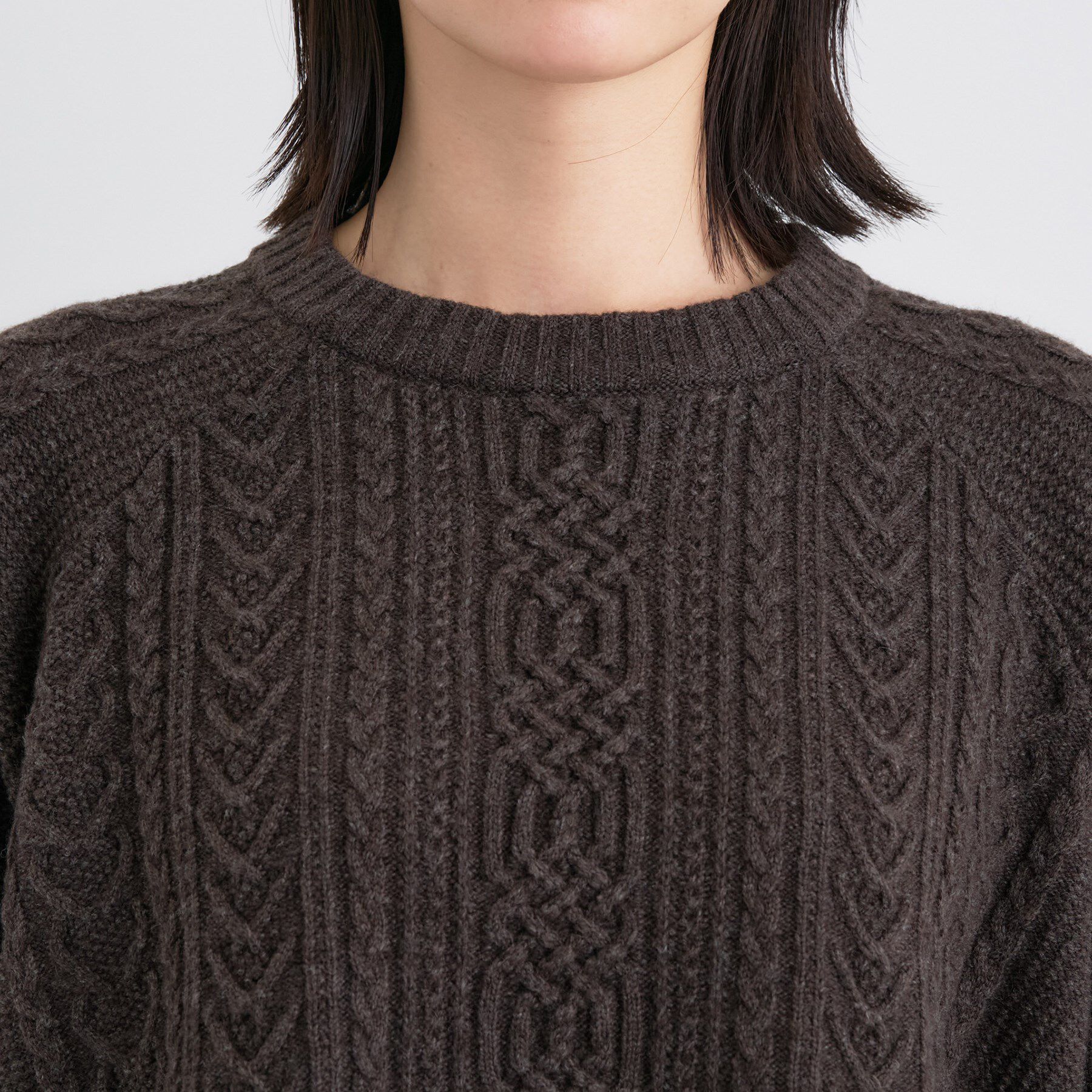 INDIVI「【洗える】ケーブルデザイン ラウンドヘムニット」|ニット・セーター|