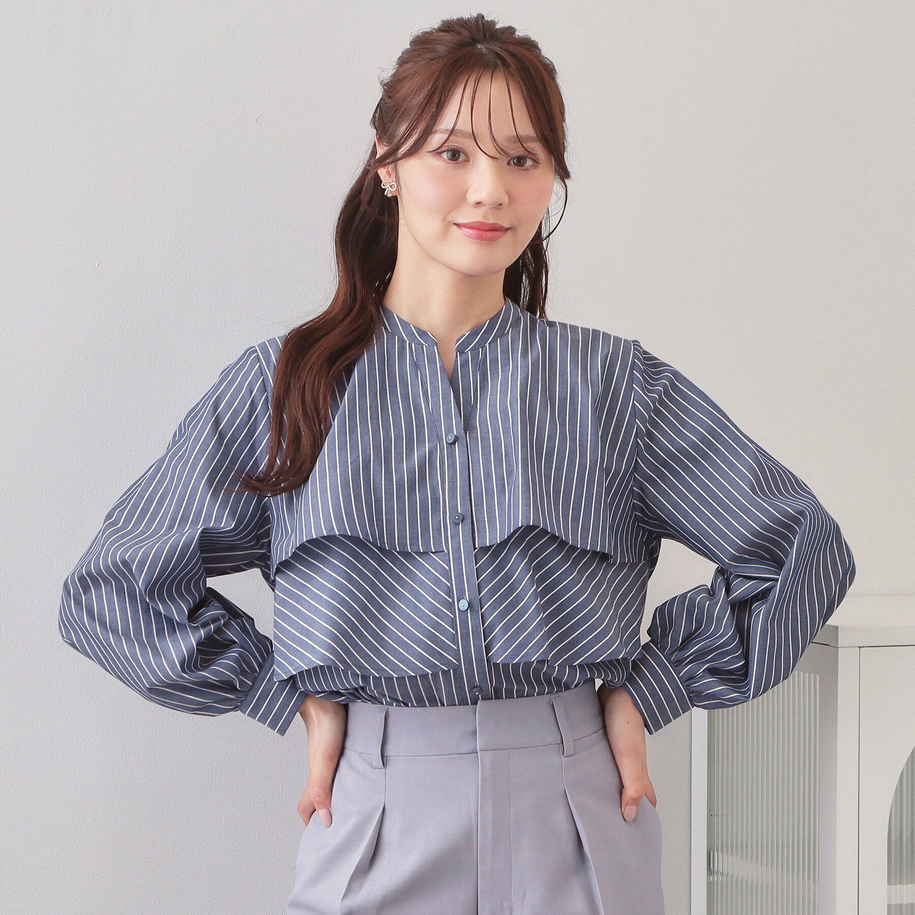 index「フリルキーネックシャツ【洗濯機OK/イージーアイロン/防シワ】《XS～LL/7col》」|シャツ・ブラウス|