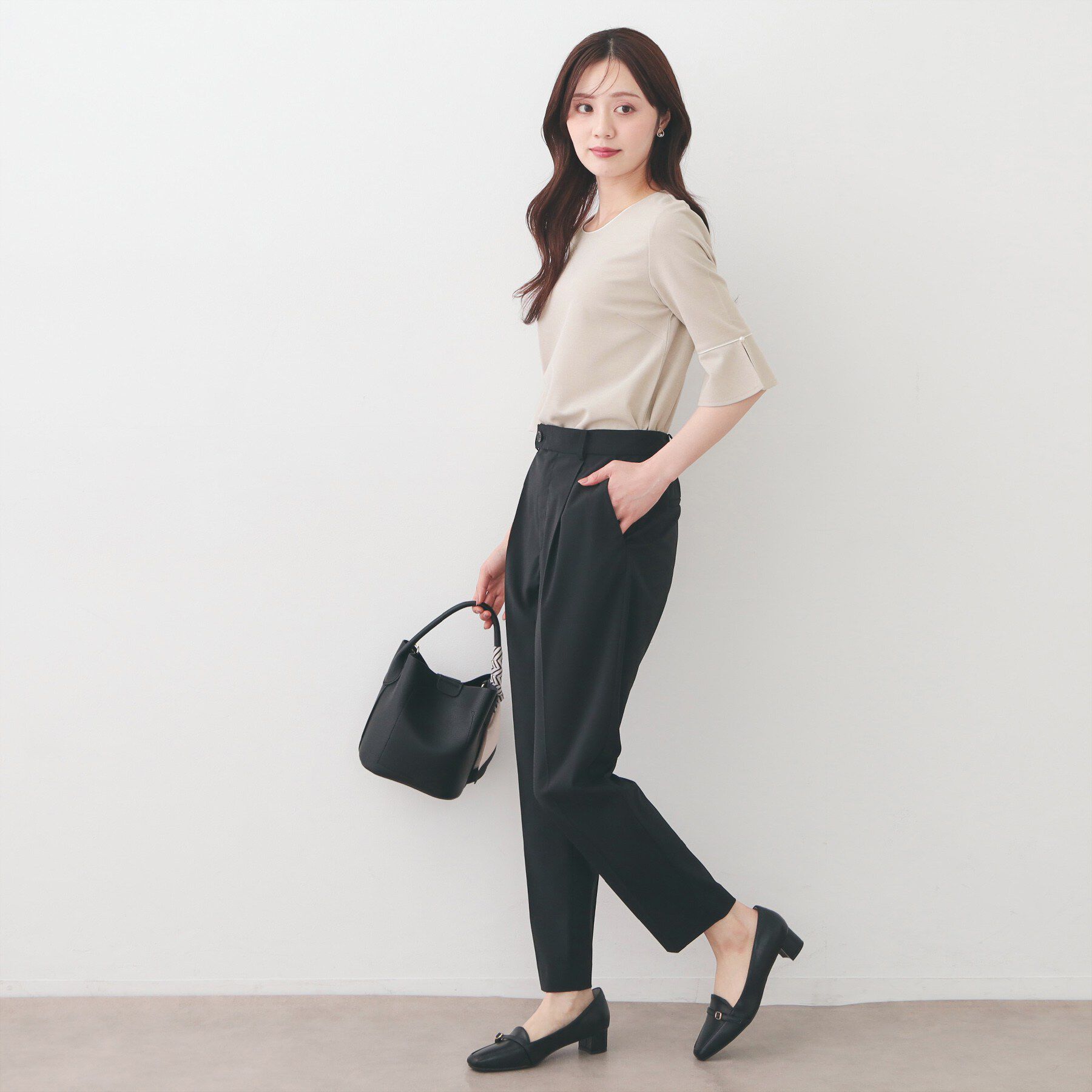 index「フレアスリーブバイカラートップス【洗濯機OK/接触冷感/UVケア】」|Tシャツ・カットソー|