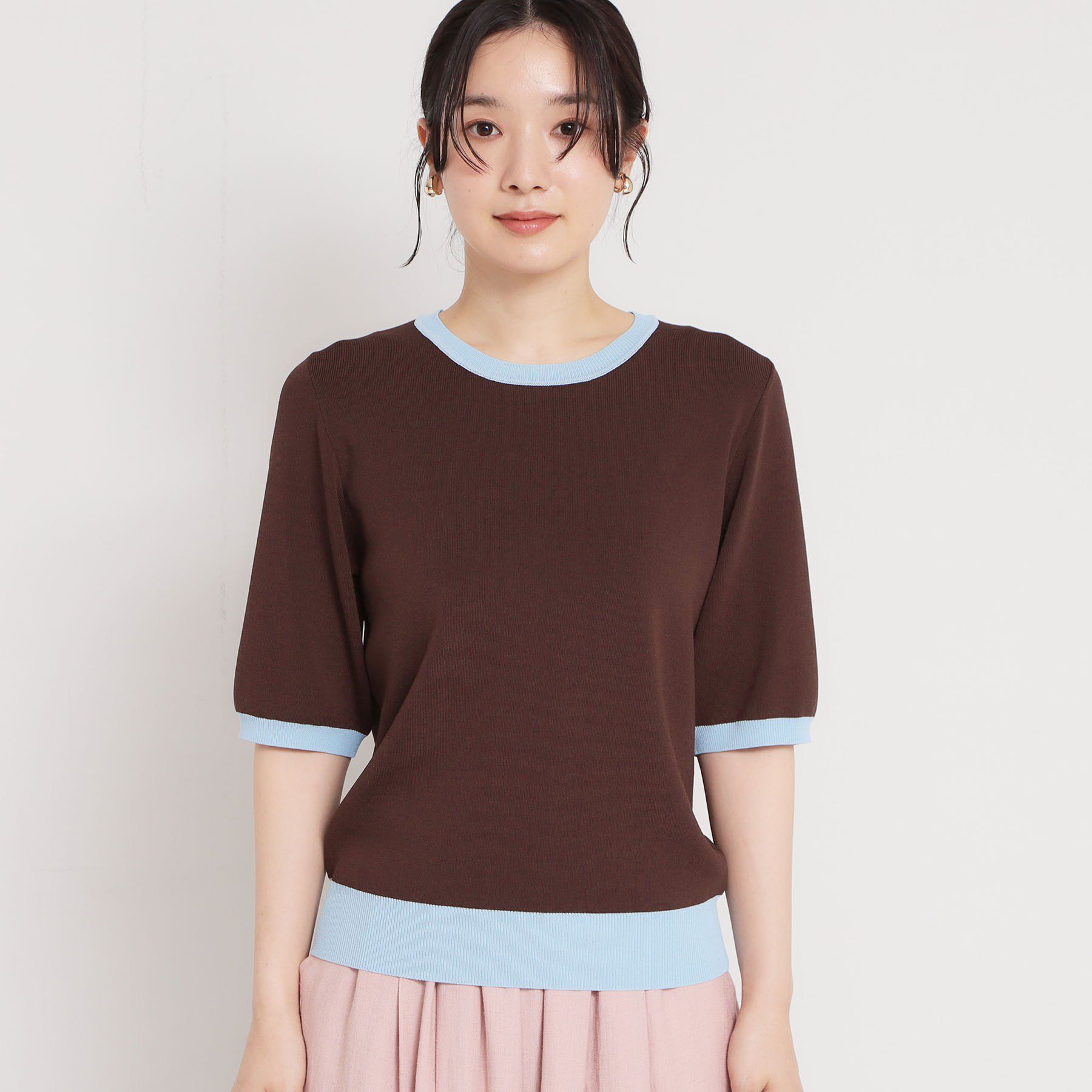 THE SHOP TK「【接触冷感/洗濯機OK/毛玉になりにくい/UV】さりげないラインで品よく映える 配色5分袖トップス」|ニット・セーター|