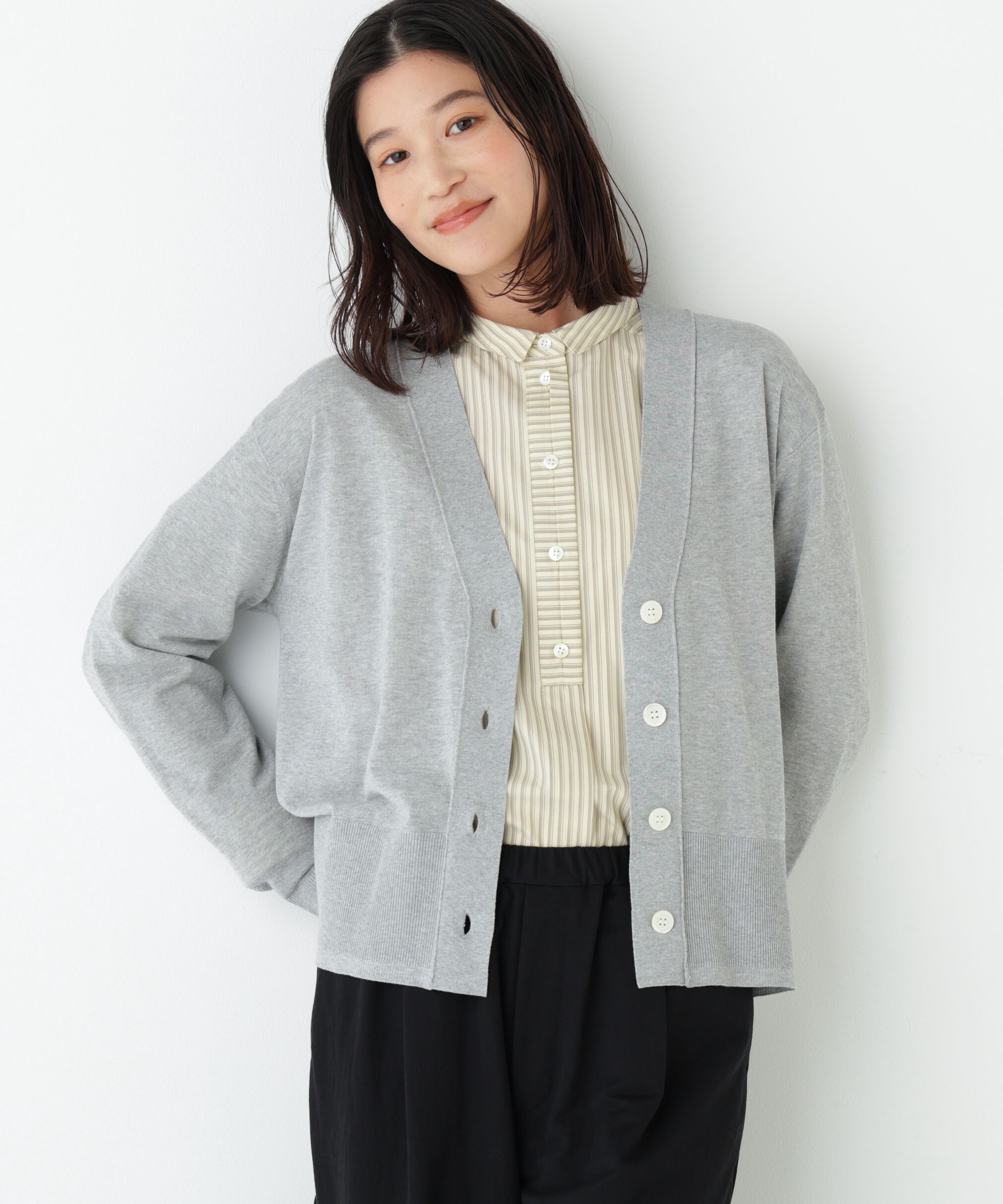  「◆《ウォッシャブル》アイレットＶネックカーディガン」|ニット・セーター|グレー