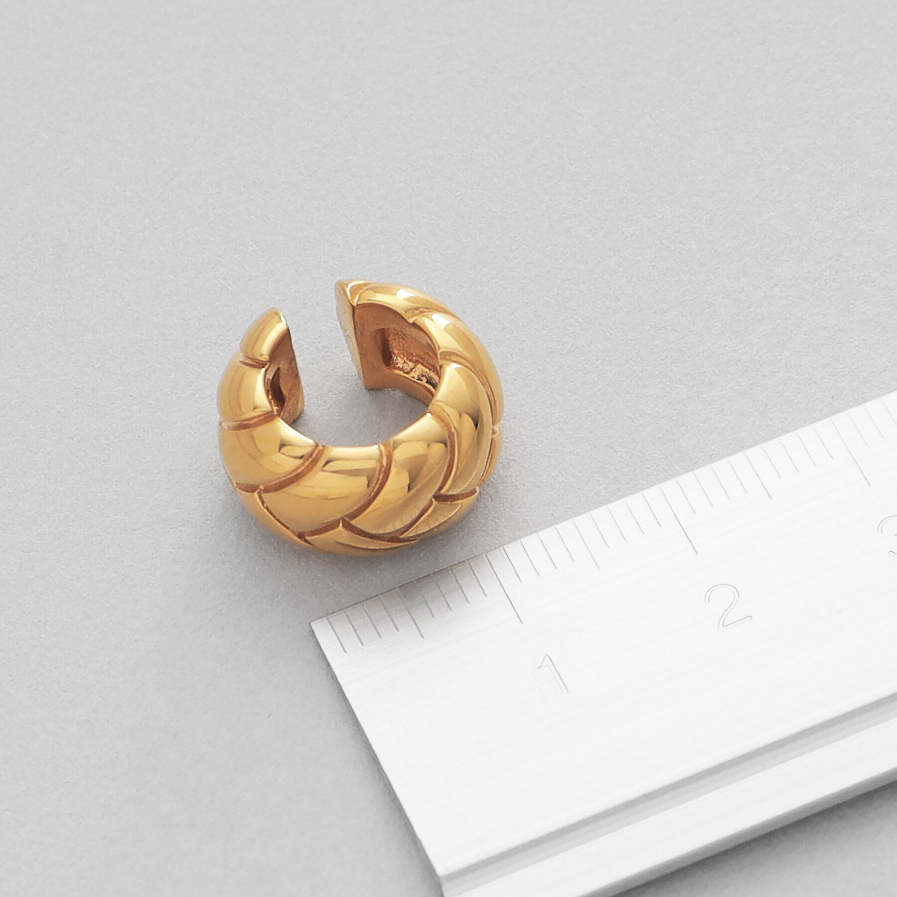 COCOSHNIK ONKITSCH「シルバー ブリックモチーフ イヤーカフ GP」|イヤリング|