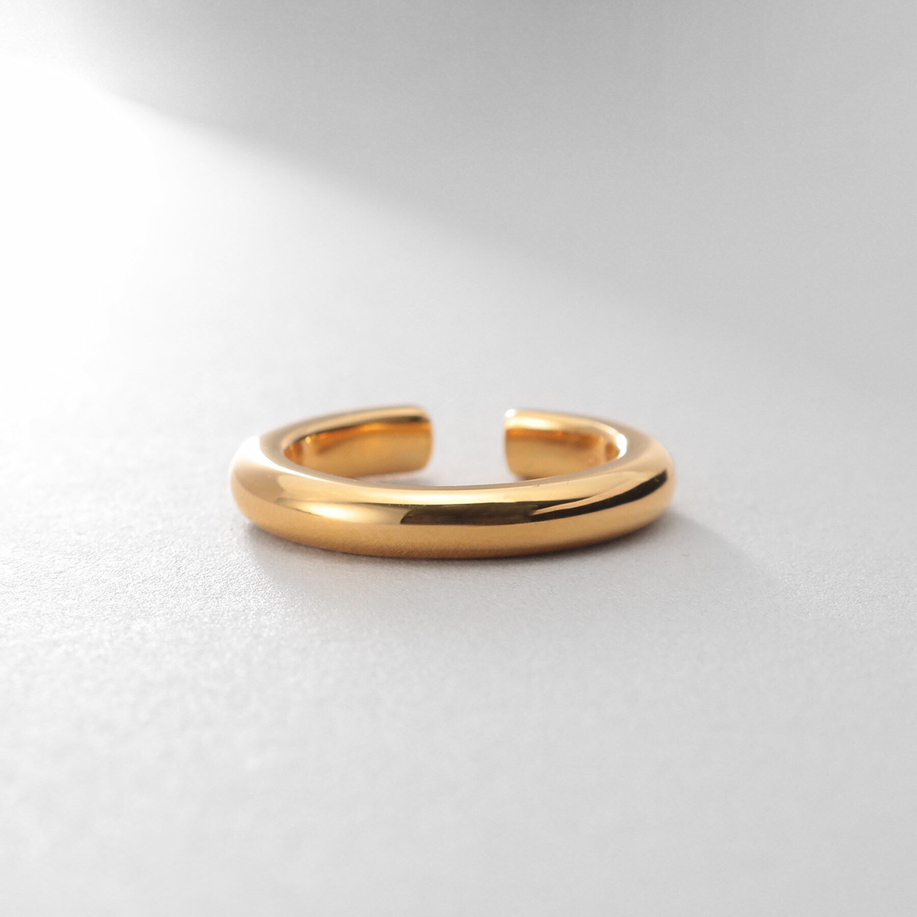 COCOSHNIK ONKITSCH「シルバー ラウンドイヤーカフ GP」|イヤリング|