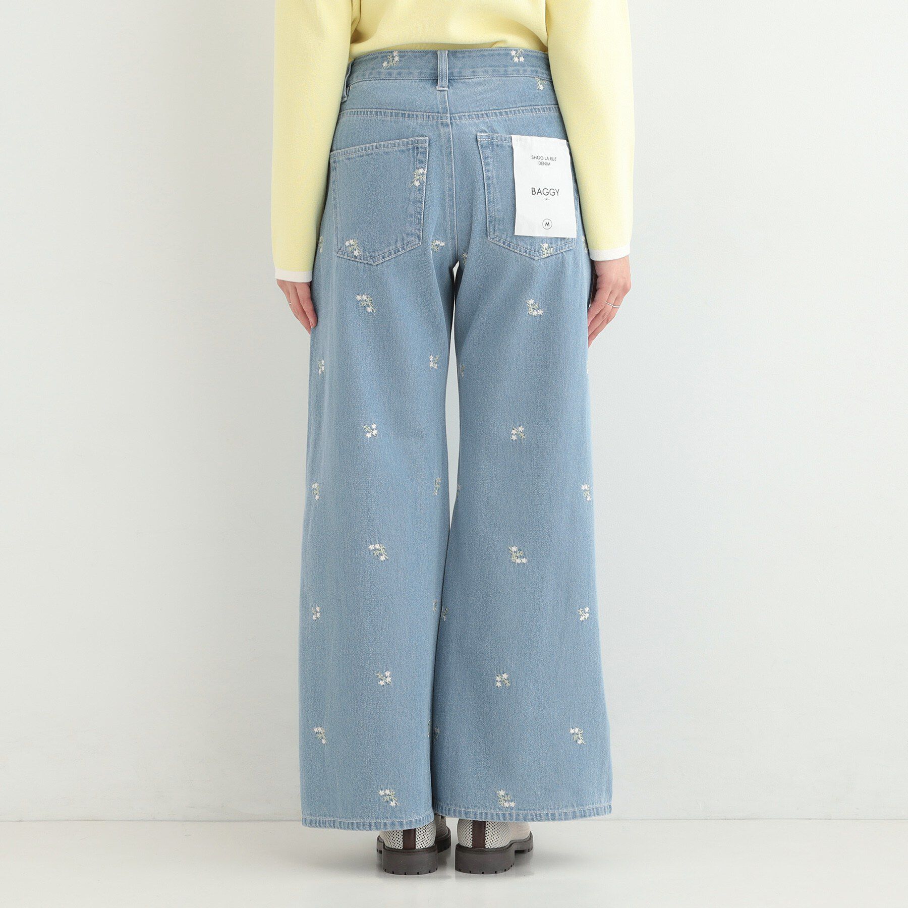 SHOO･LA･RUE「【洗濯機可/S-LL】フラワー刺繍が女性らしさをプラス バギーデニムパンツ」|デニム|