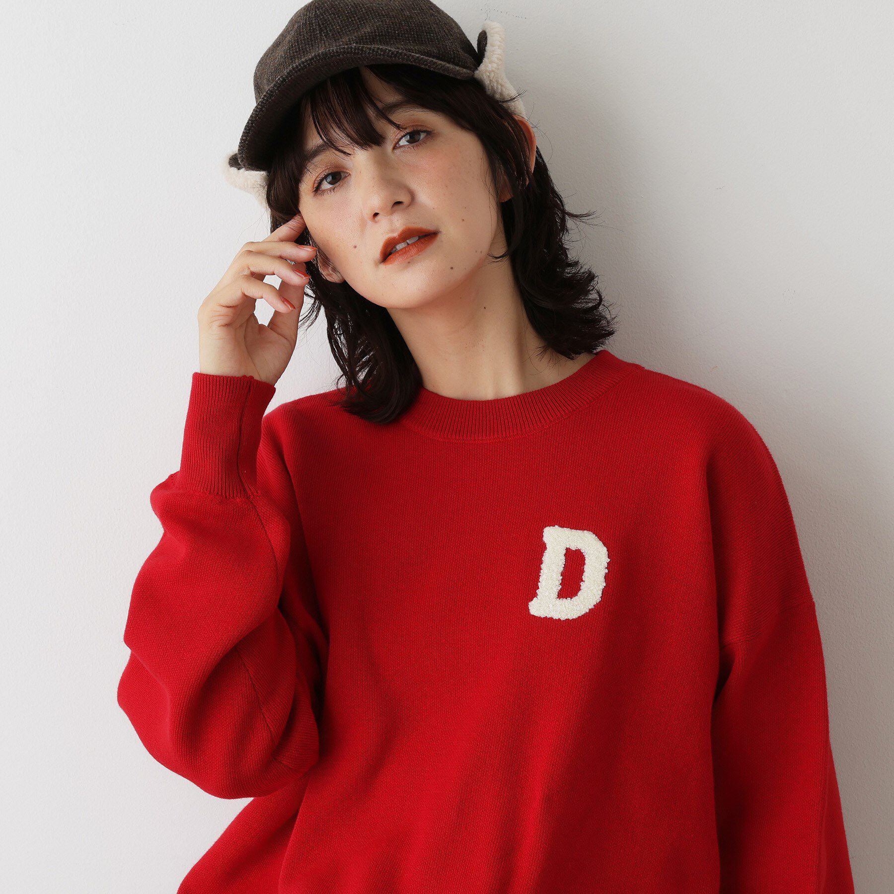 Dessin「【洗える】Dサガラ刺繍ワッペン付きニット」|ニット・セーター|レッド(063)