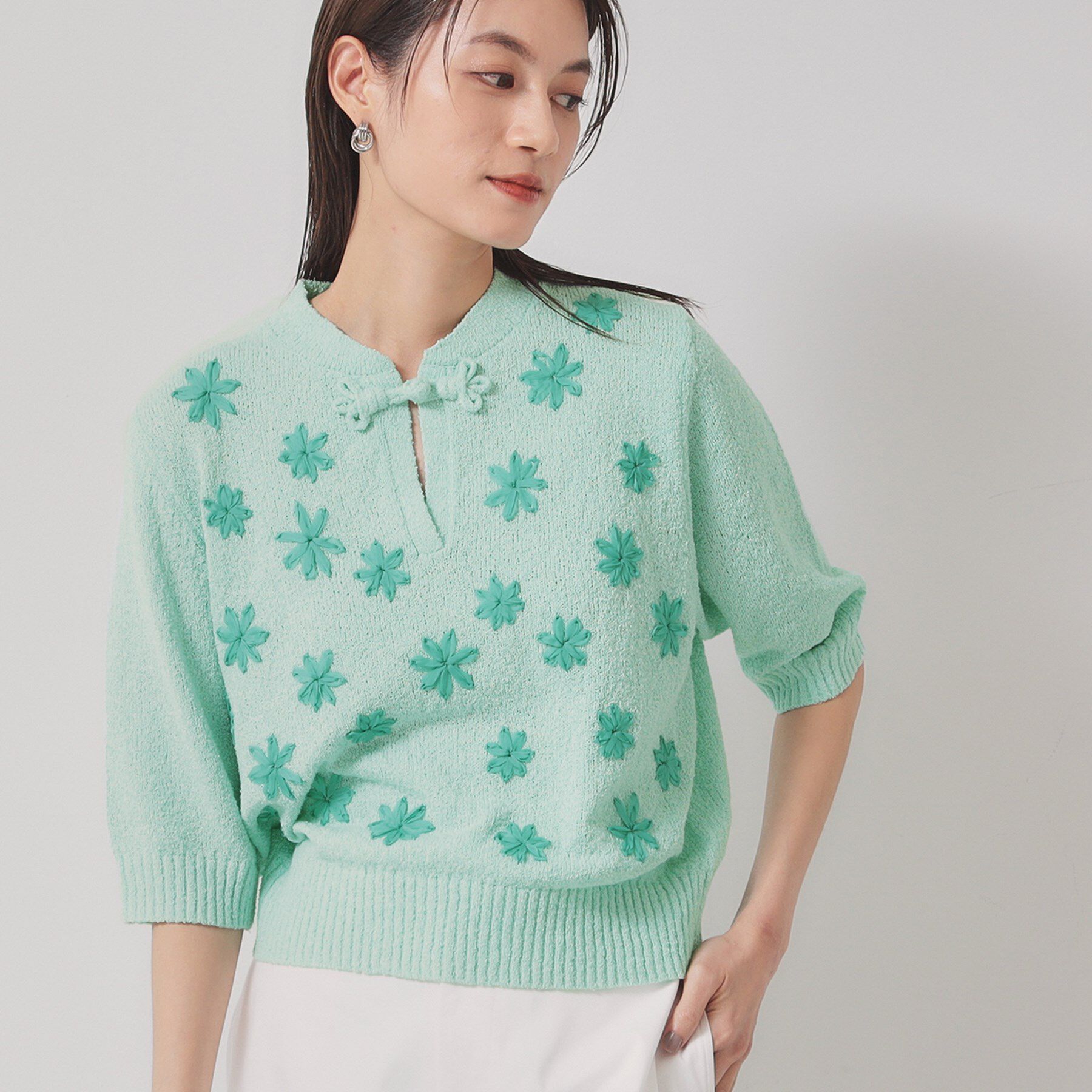SunaUna「【手刺繍／花モチーフ】チャイナカラーニット」|ニット・セーター|グリーン(022)