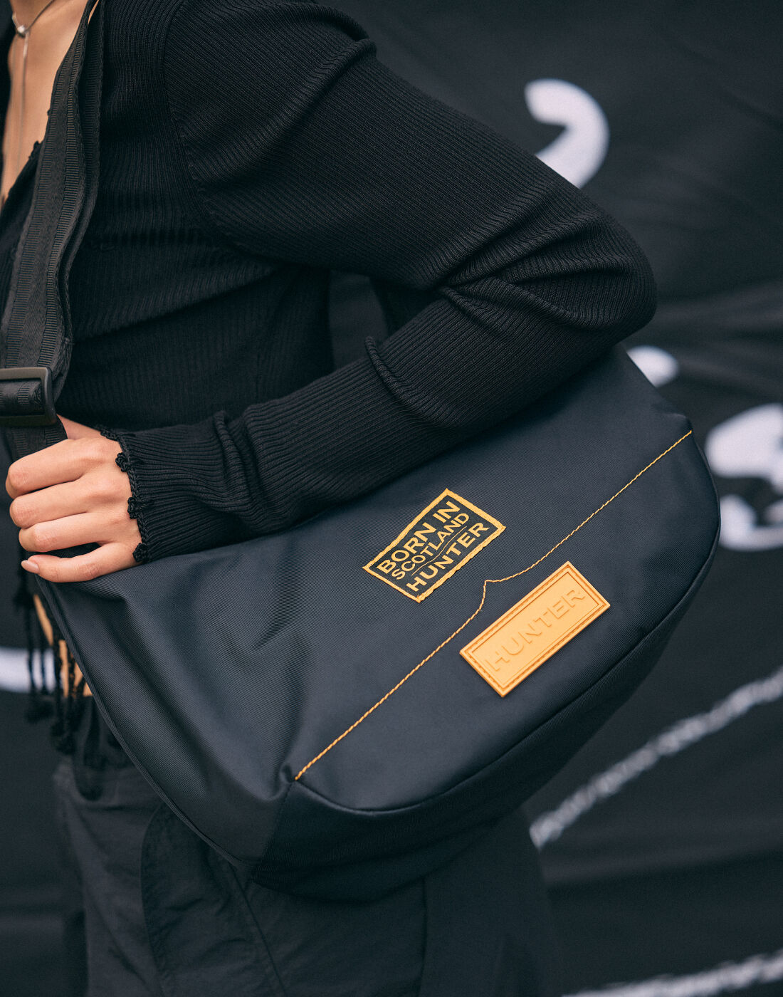 HUNTER「ナイロン ミディ ホーボー ボーン イン スコットランド」|ショルダー・メッセンジャー|