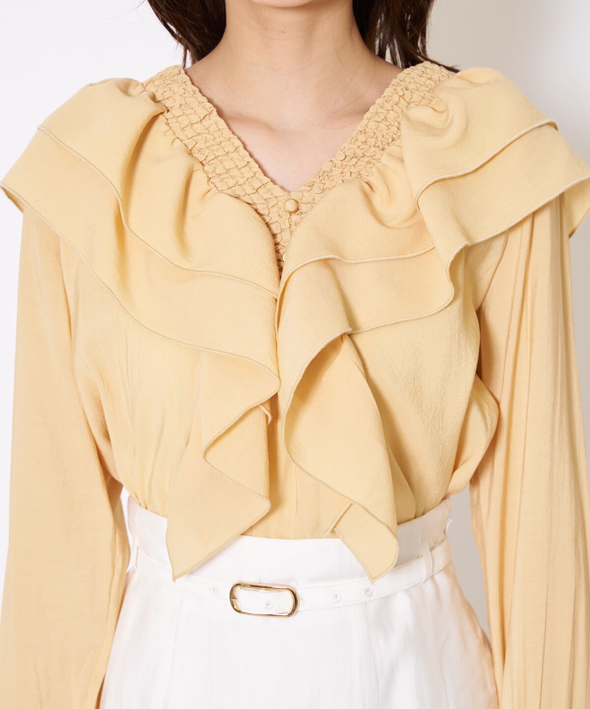 アンドクチュール「シャーリングフリルブラウス」|シャツ・ブラウス|