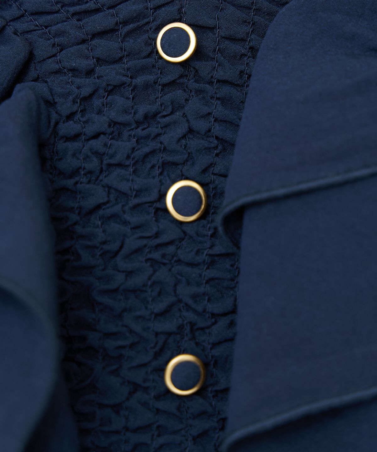 アンドクチュール「シャーリングフリルブラウス」|シャツ・ブラウス|