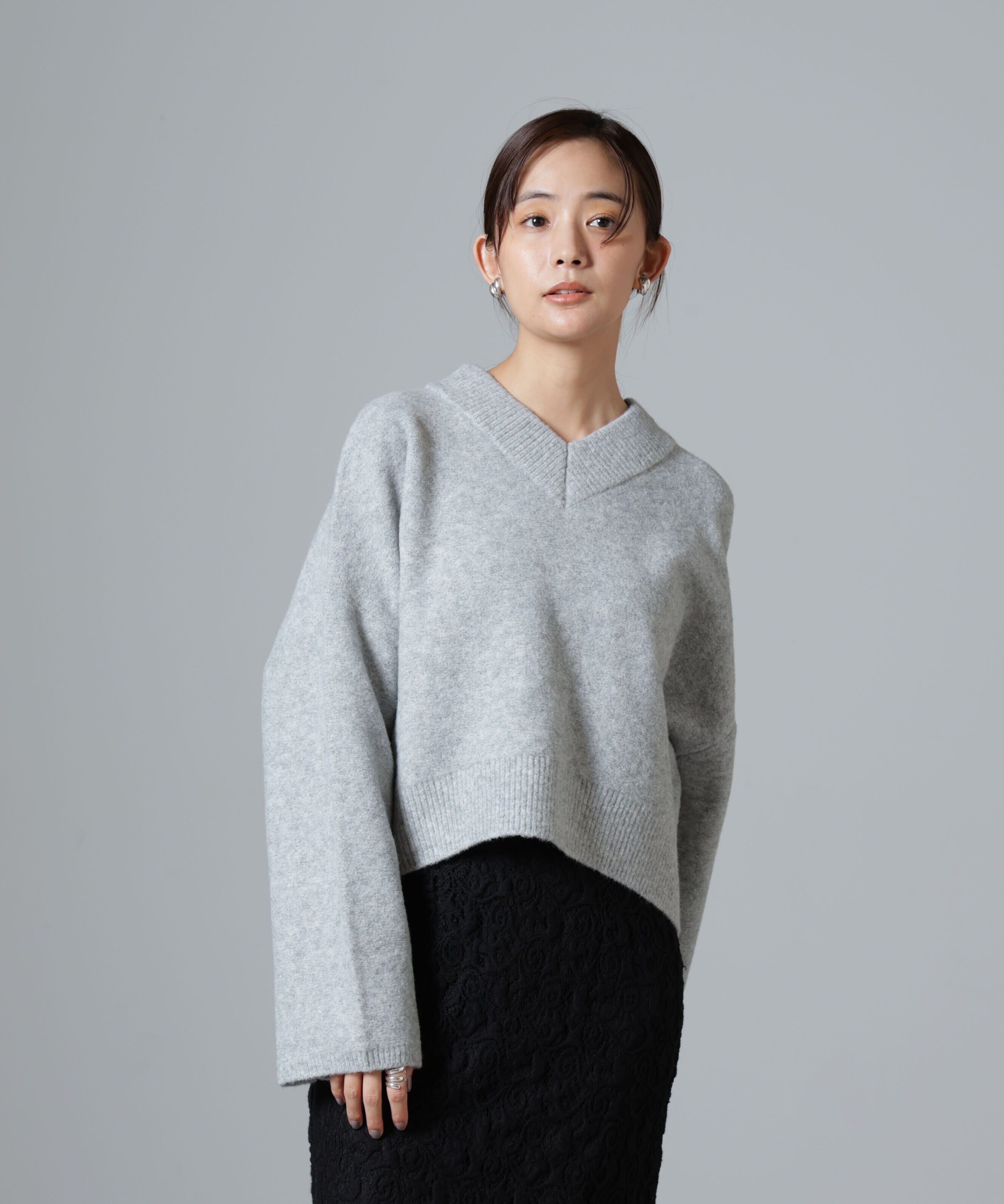 nano･universe「ウール混圧縮ニットワイドVネックプルオーバー」|ニット・セーター|