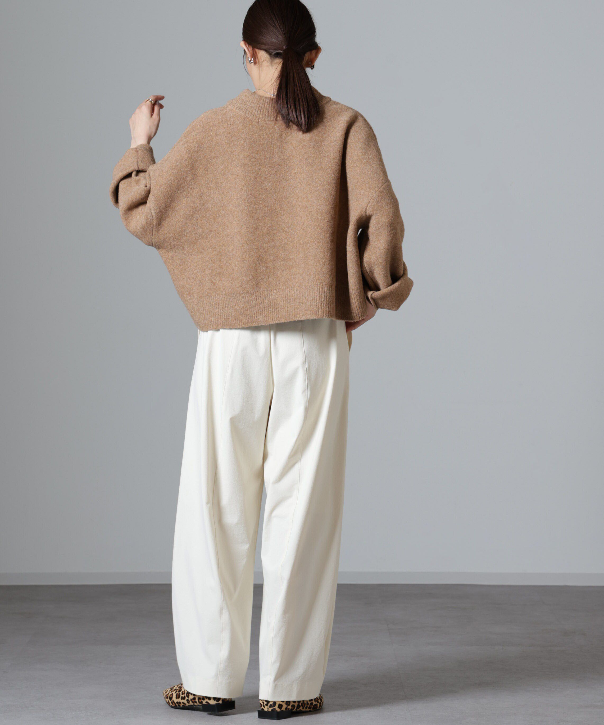 nano･universe「ウール混圧縮ニットワイドVネックプルオーバー」|ニット・セーター|