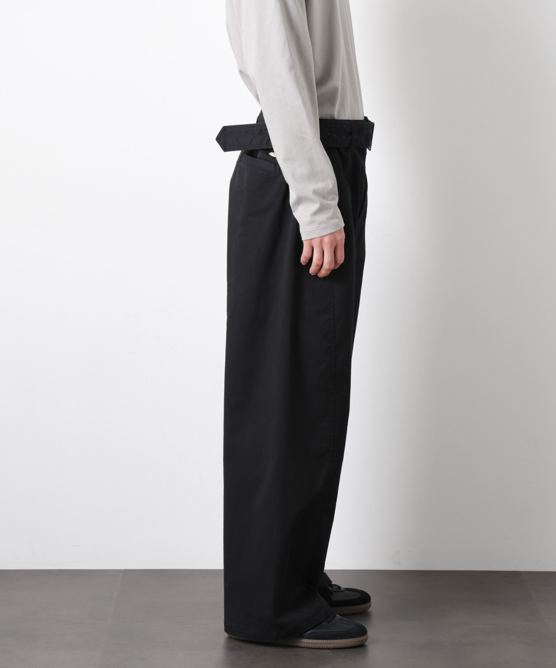 nano･universe「｢ASSEMBLANC｣ベルテッド3Dパンツ」|チノ|