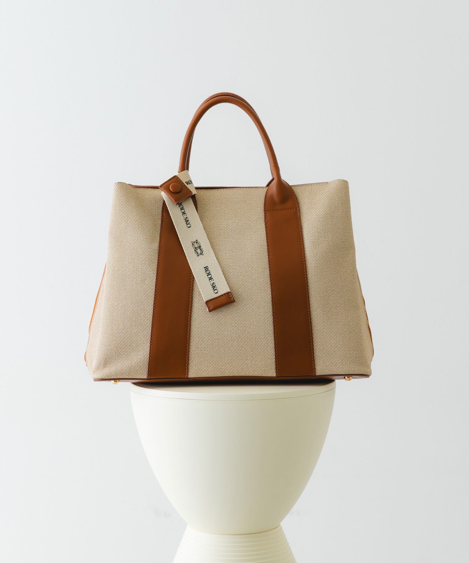 RODE SKO「ロゴリボン付A4トートバッグ」|トートバッグ|オフホワイト