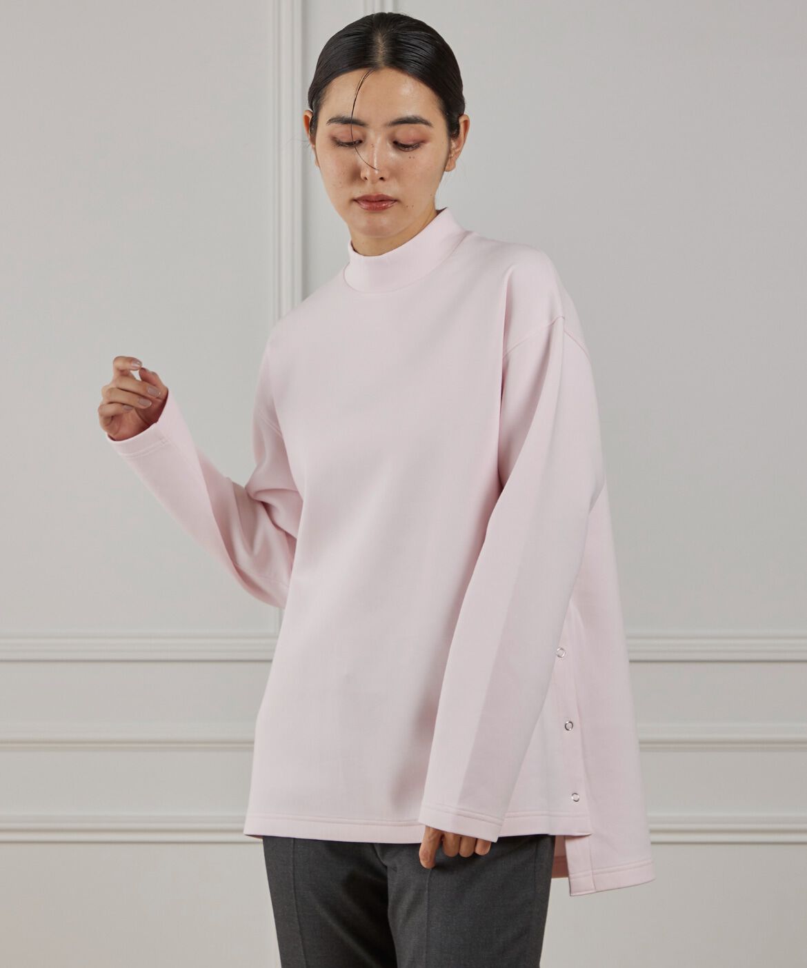 DAY by DAY it&rsquo;s international「サイドスリットハイネックプルオーバー」|Tシャツ・カットソー|