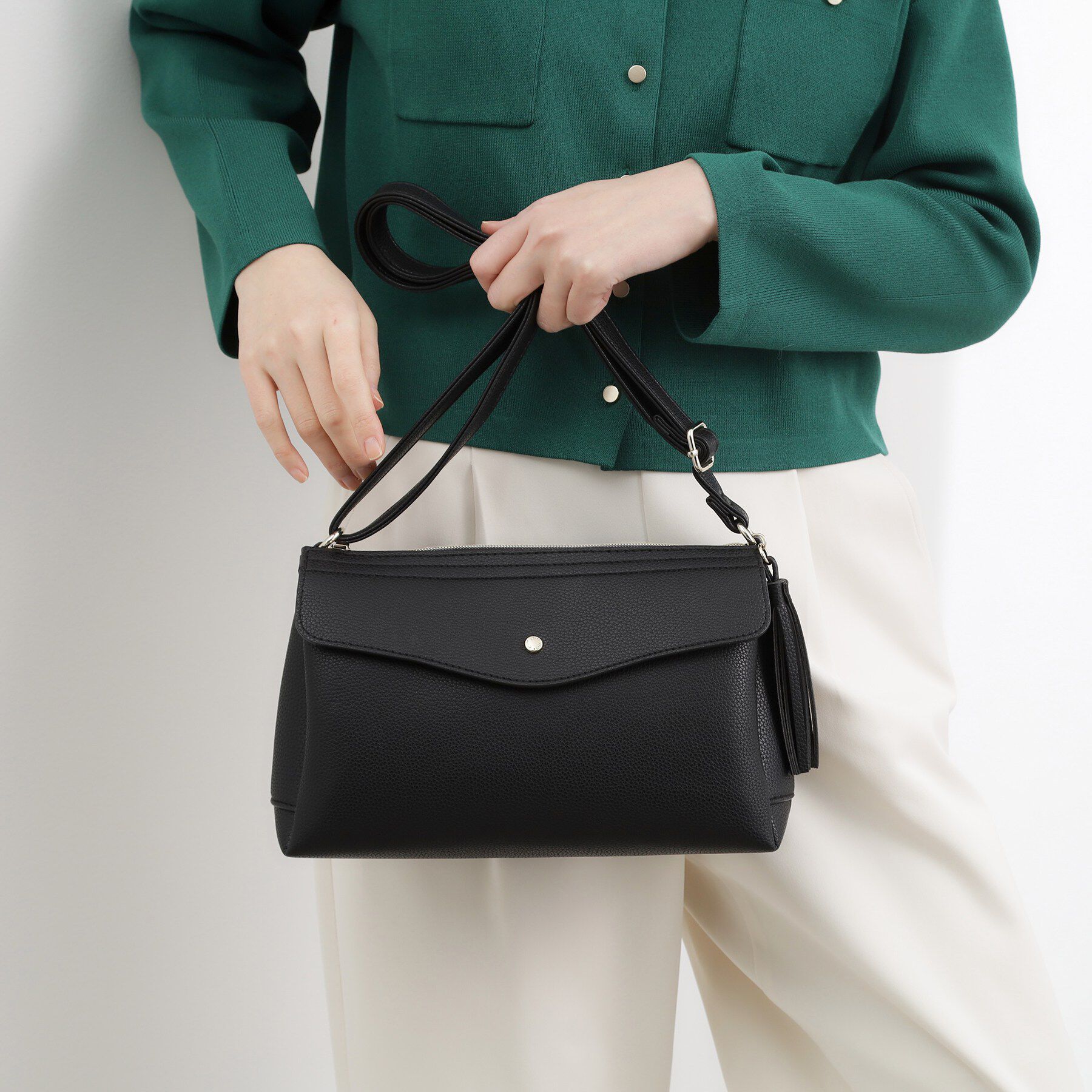 grove「フラップタッセルショルダー」|ショルダー・メッセンジャー|ブラック(019)