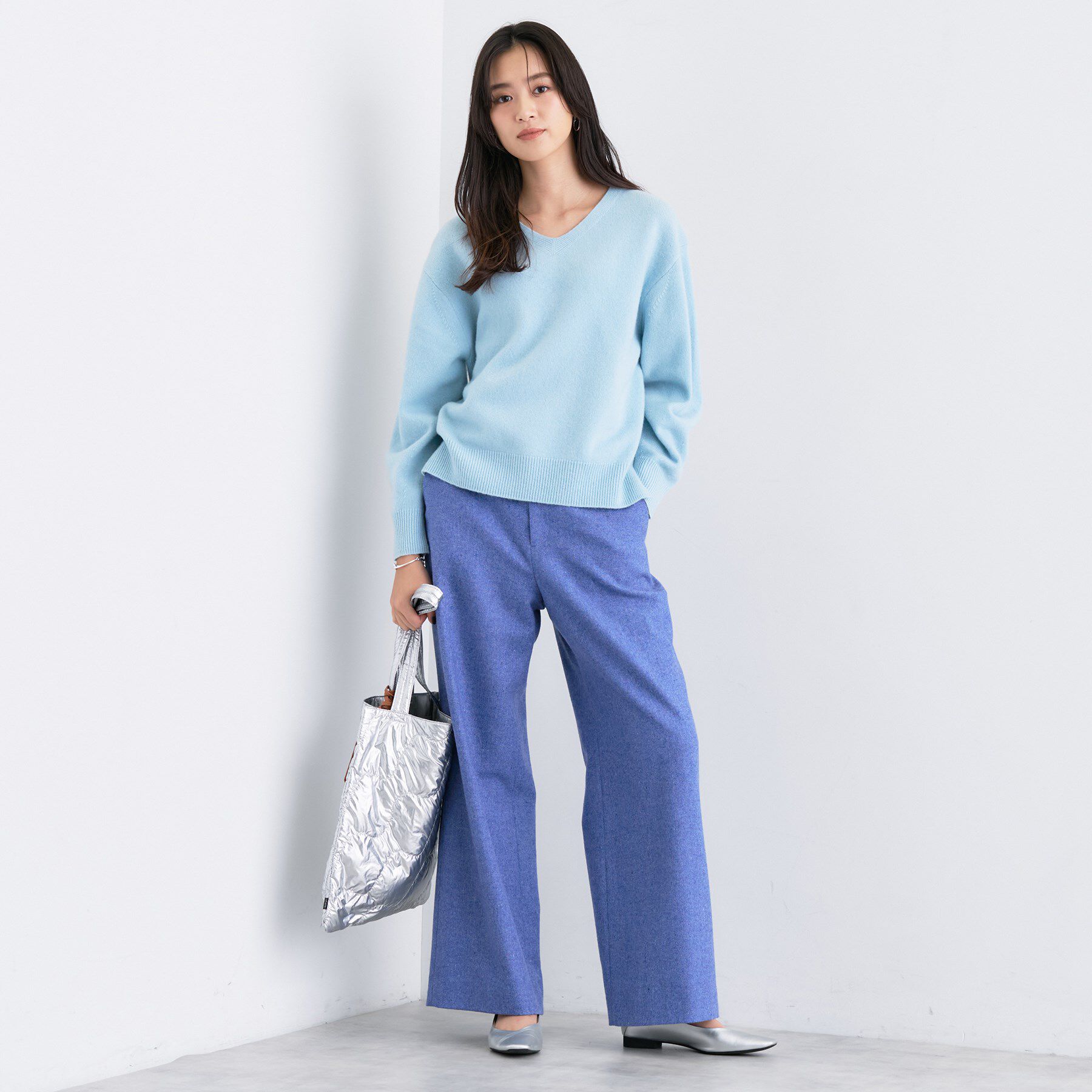 INDIVI「【洗える／カシミヤ混】ミドルゲージVネックニット」|ニット・セーター|