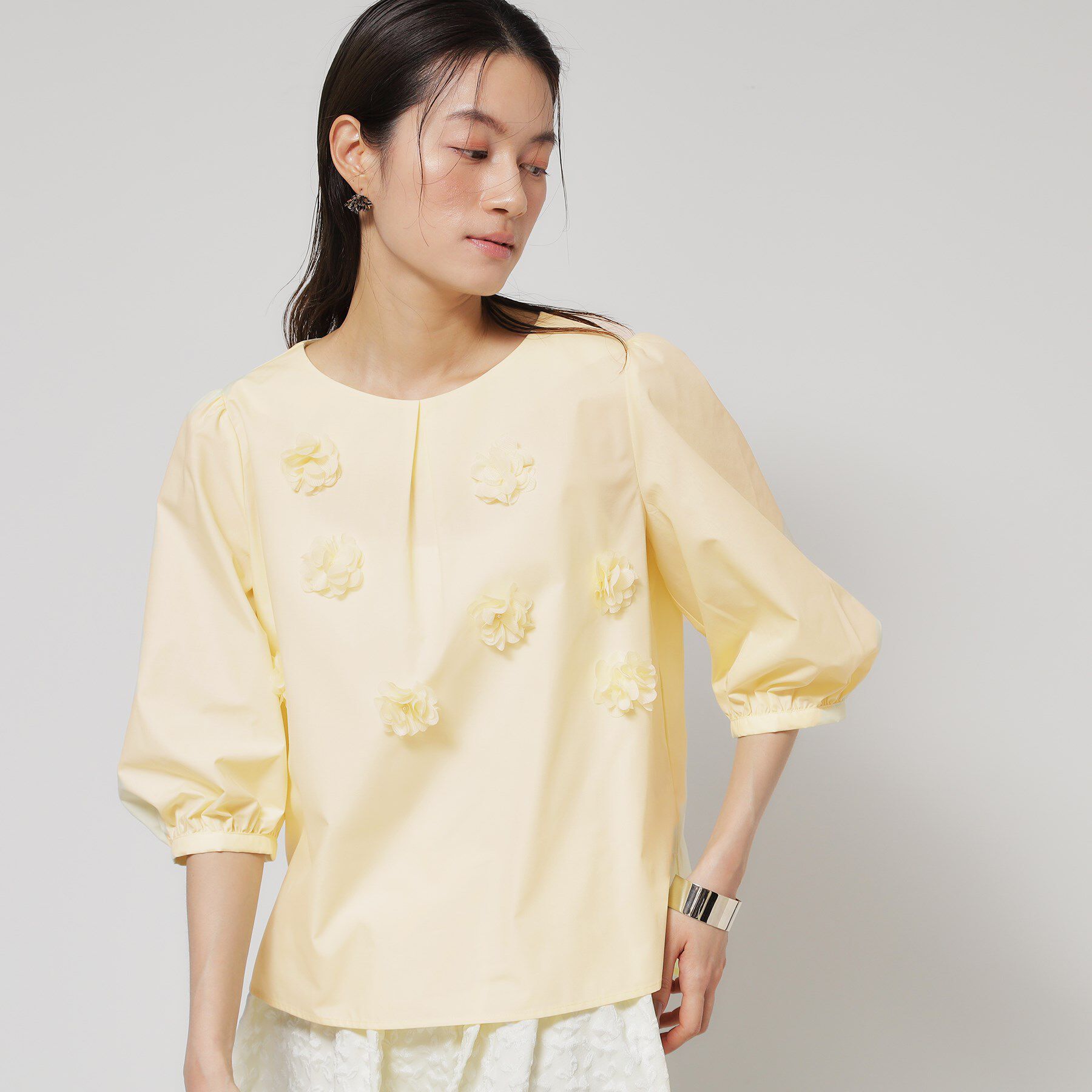SunaUna「【接触冷感／フラワーモチーフ】パフスリーブブラウス」|シャツ・ブラウス|