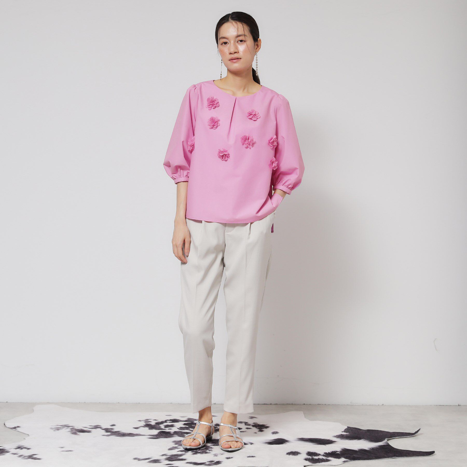 SunaUna「【接触冷感／フラワーモチーフ】パフスリーブブラウス」|シャツ・ブラウス|