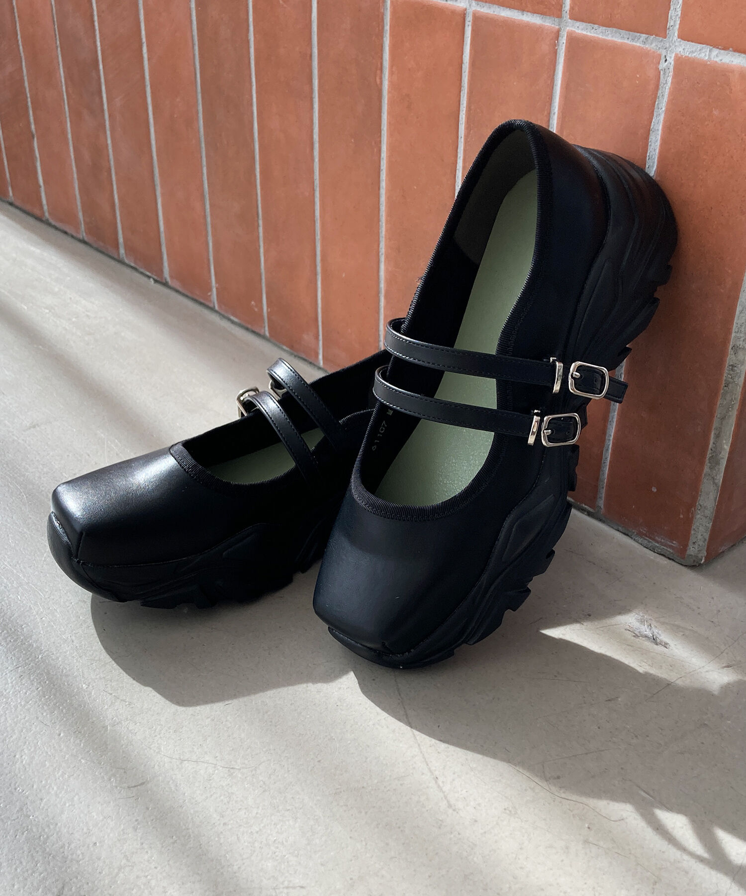 ORiental TRaffic「●2026春夏新作●ダブル ストラップ スニーカー ソール シューズ /61107」|パンプス|